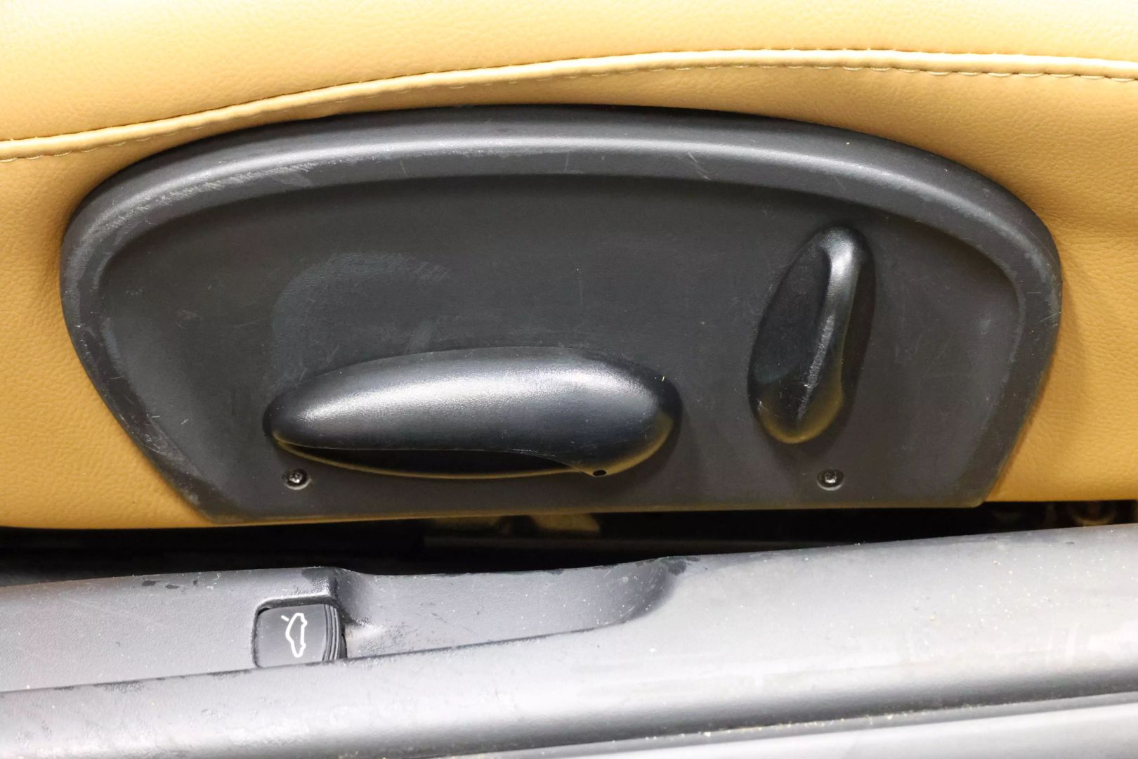 2003 Porsche Boxster - Image 15