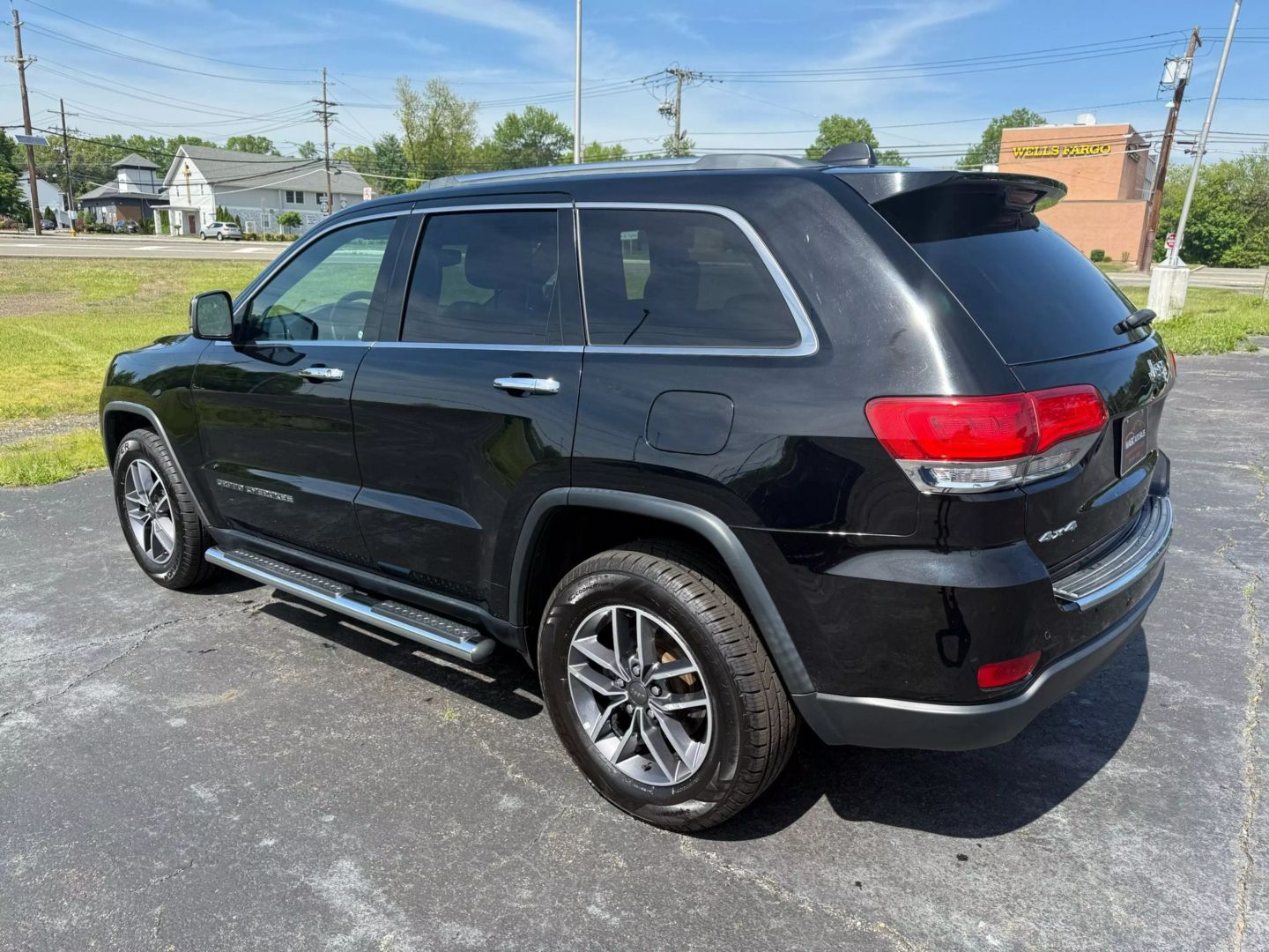 2019 Jeep Grand Cherokee - Image 13