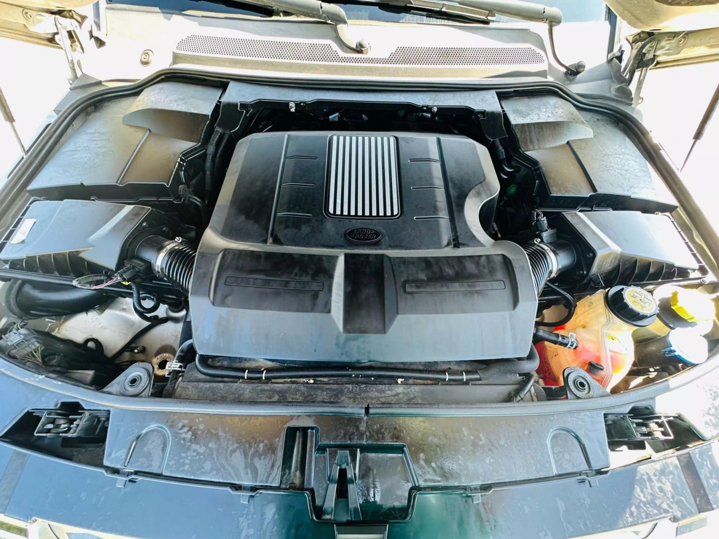 2016 Land Rover Lr4 - Image 28