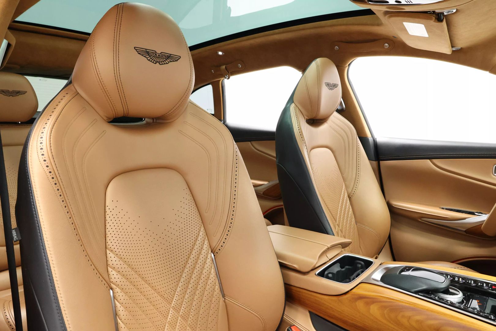 2021 Aston Martin Dbx - Image 96