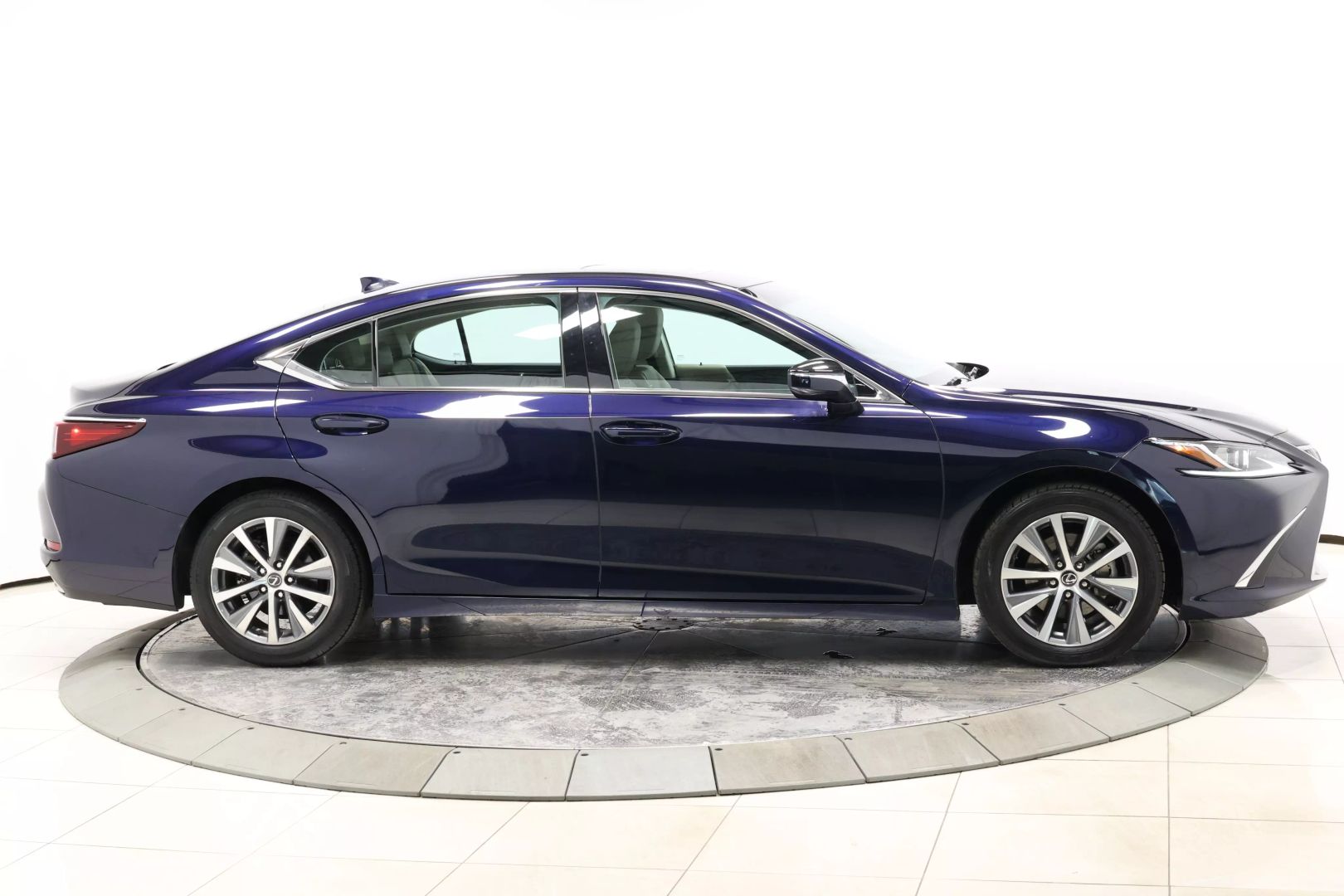 2020 Lexus Es - Image 62
