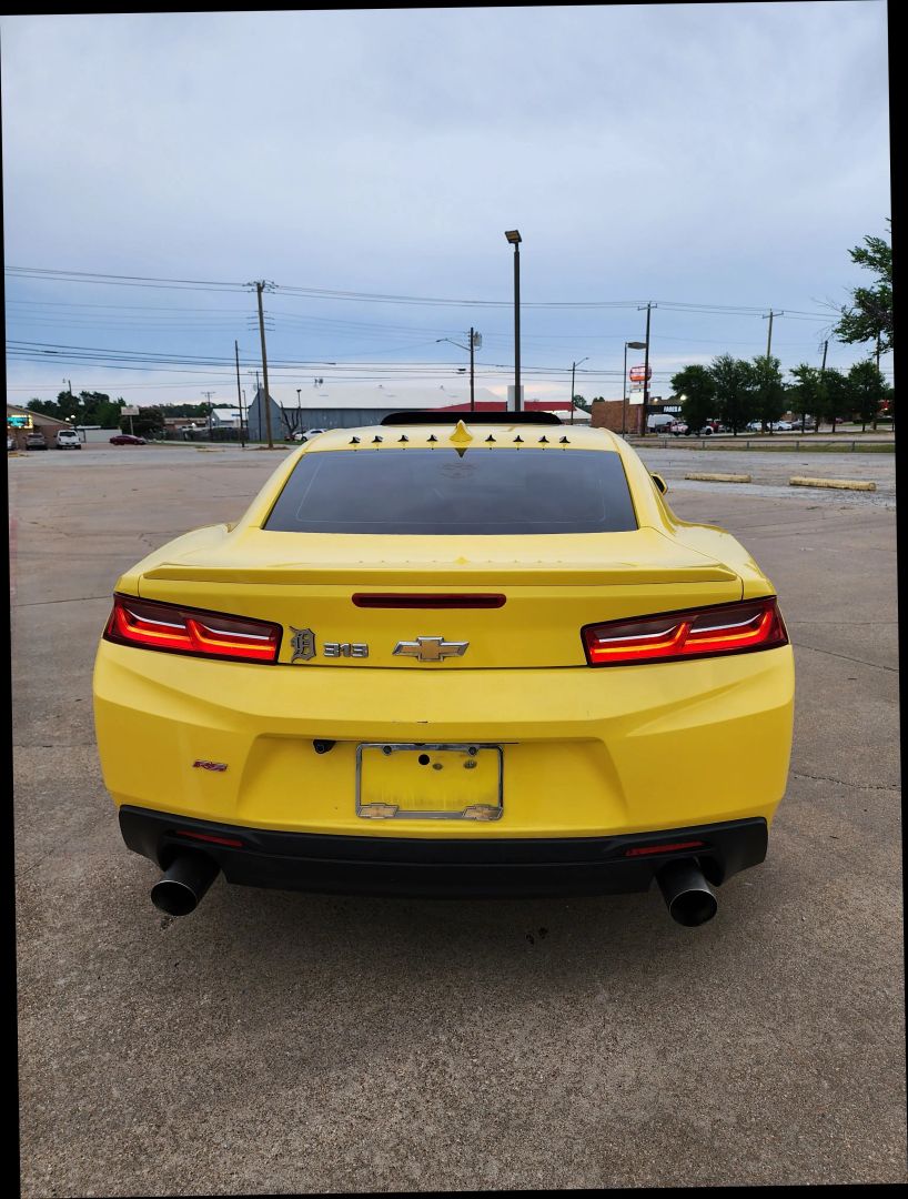 2017 Chevrolet Camaro - Image 8