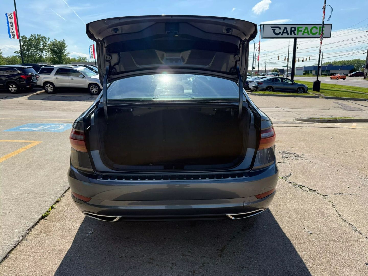 2019 Volkswagen Jetta - Image 12