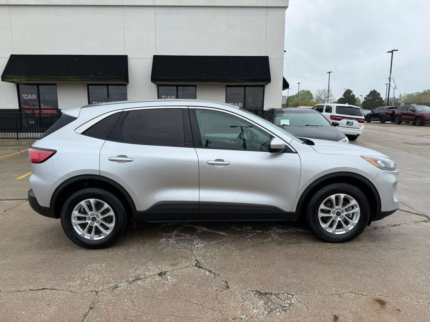 2020 Ford Escape - Image 15