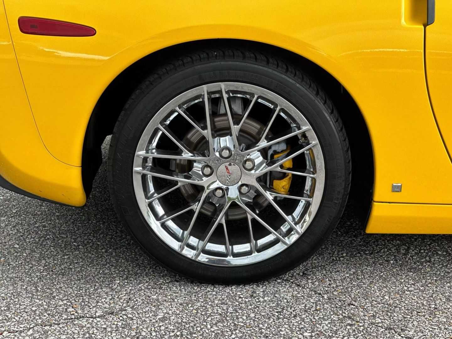 2005 CHEVROLET CORVETTE COUPE V8, 6.0 LITER COUPE 2D