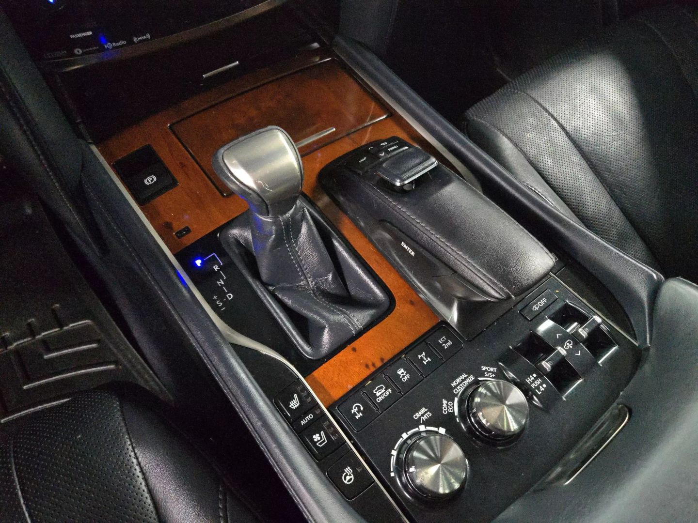2018 Lexus Lx - Image 18