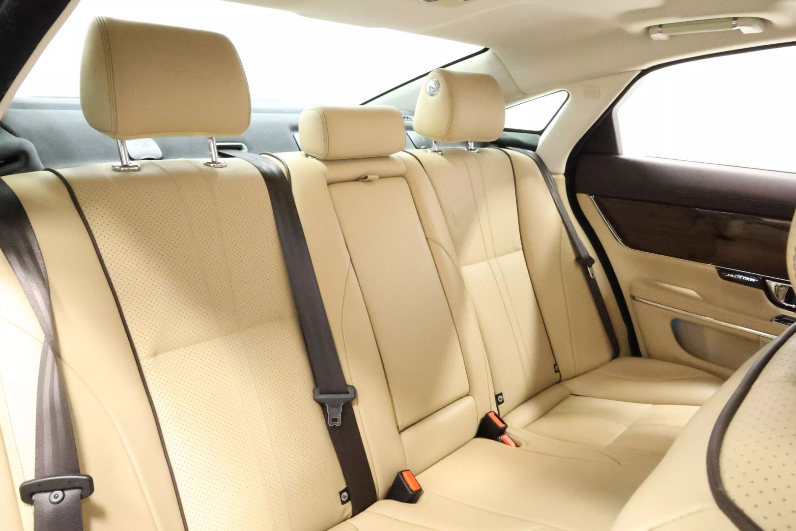 2017 Jaguar Xj - Image 71
