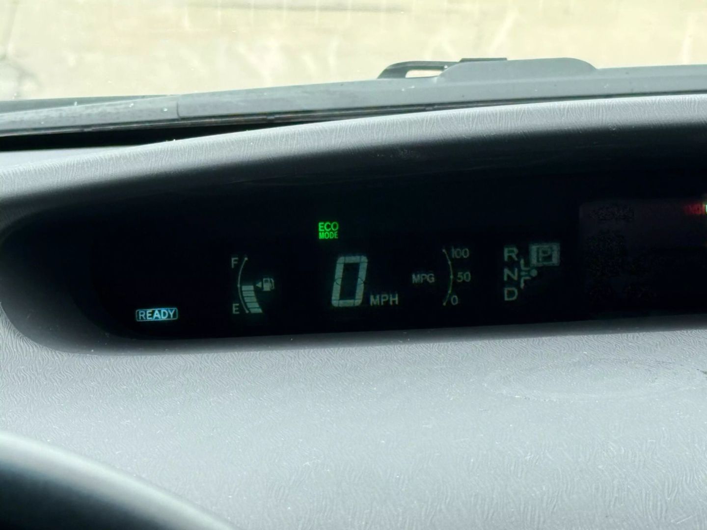 2015 Toyota Prius - Image 29