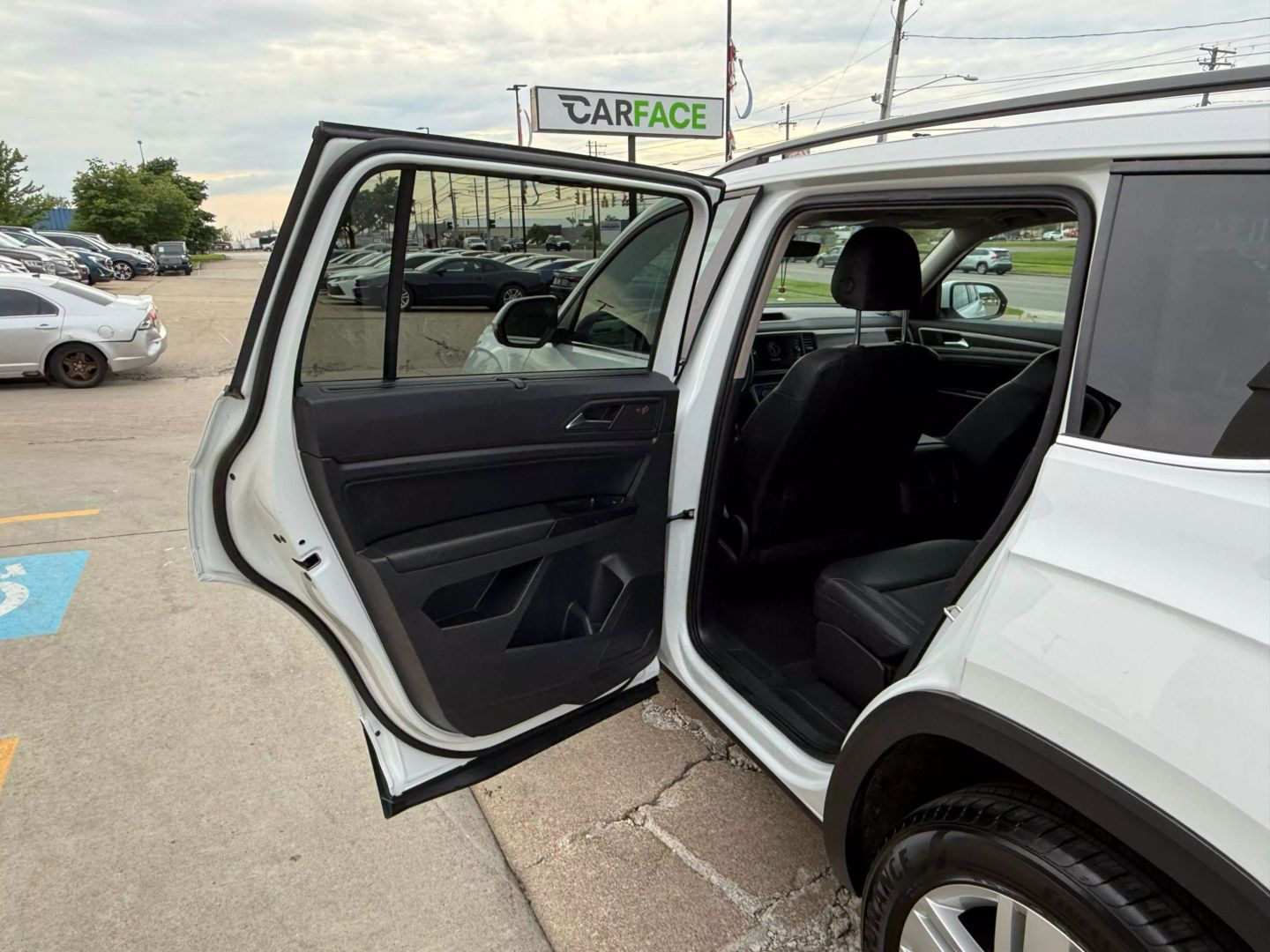 2020 Volkswagen Atlas - Image 20