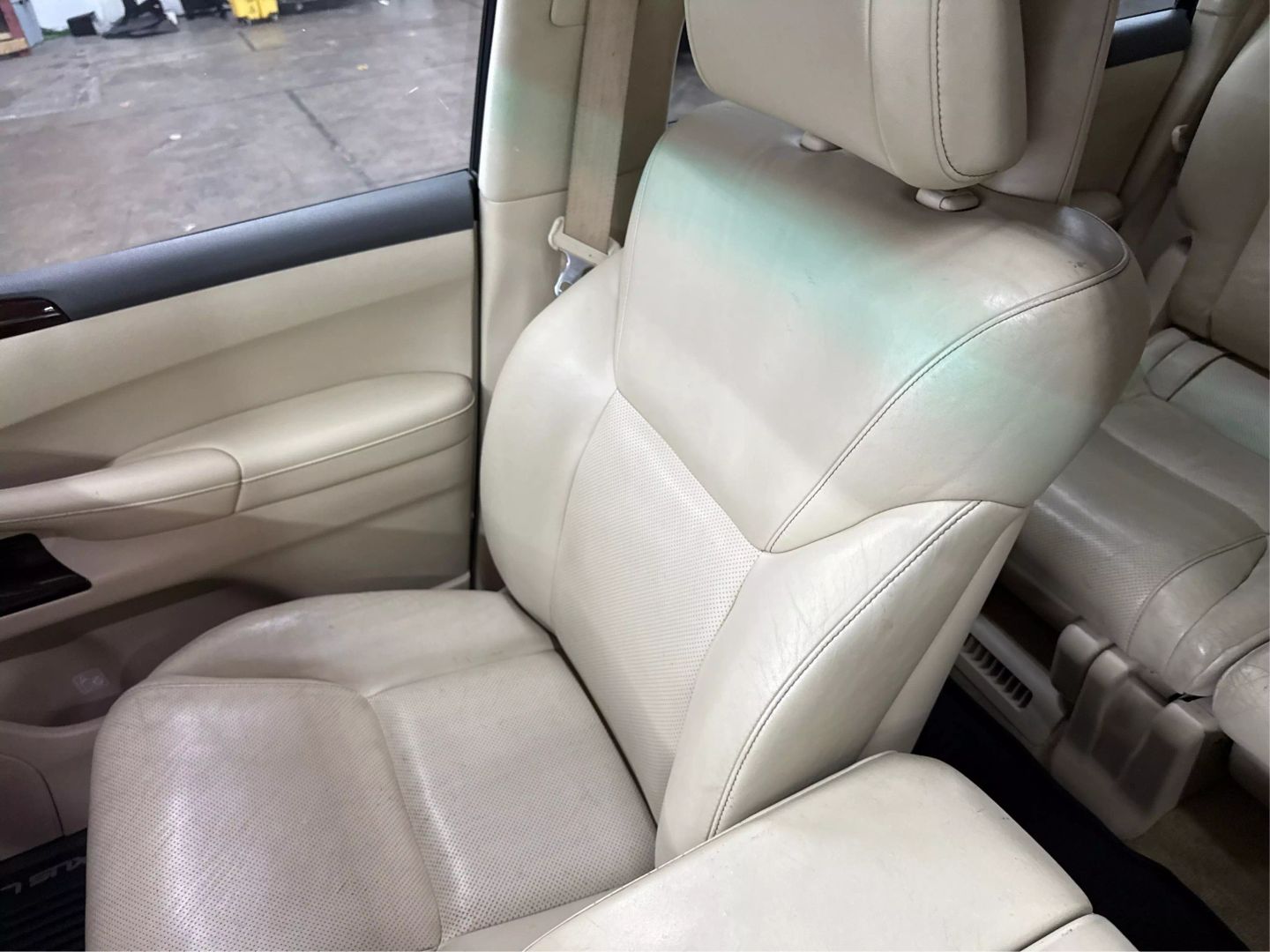 2013 Lexus Lx - Image 36