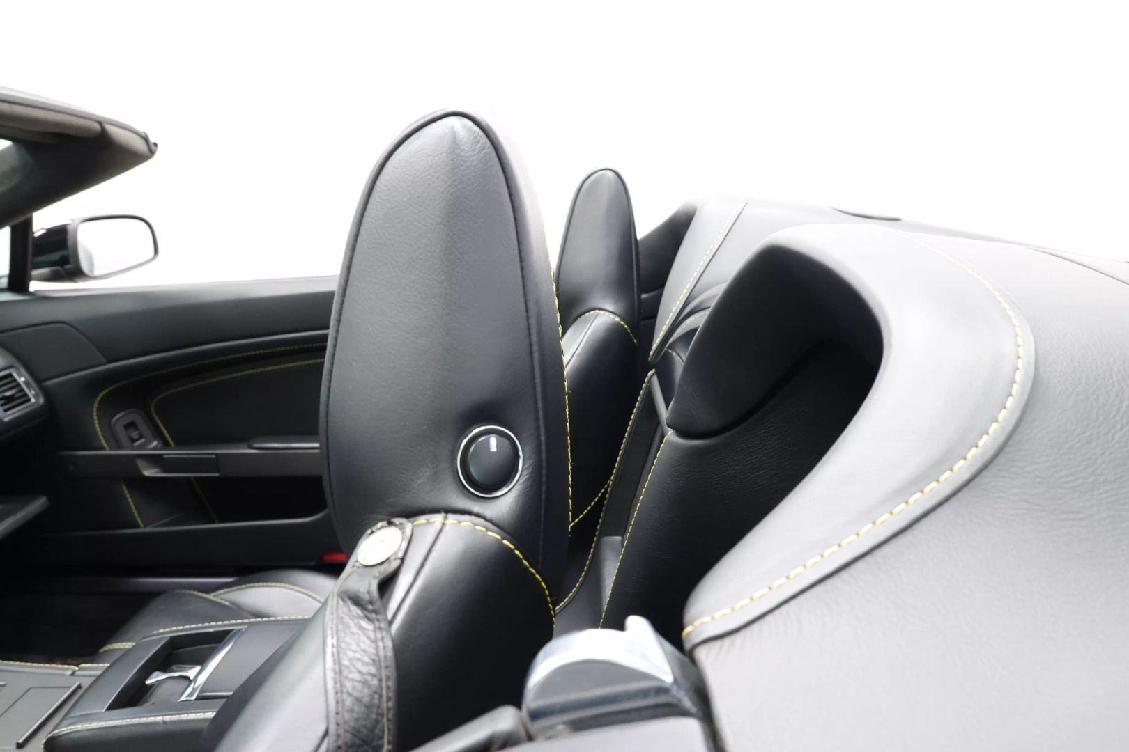 2008 Aston Martin Vantage - Image 18