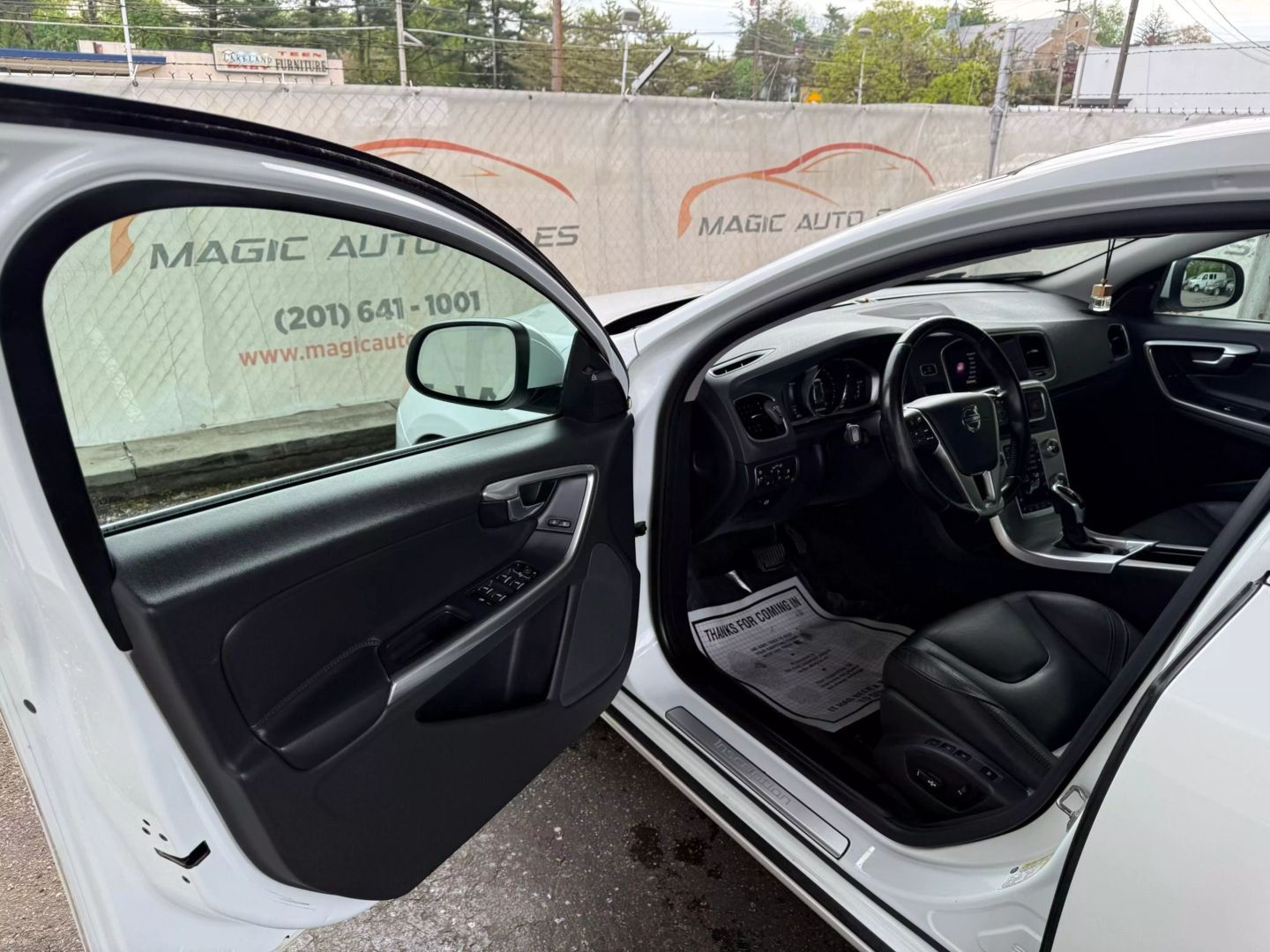 2017 Volvo S60 - Image 14