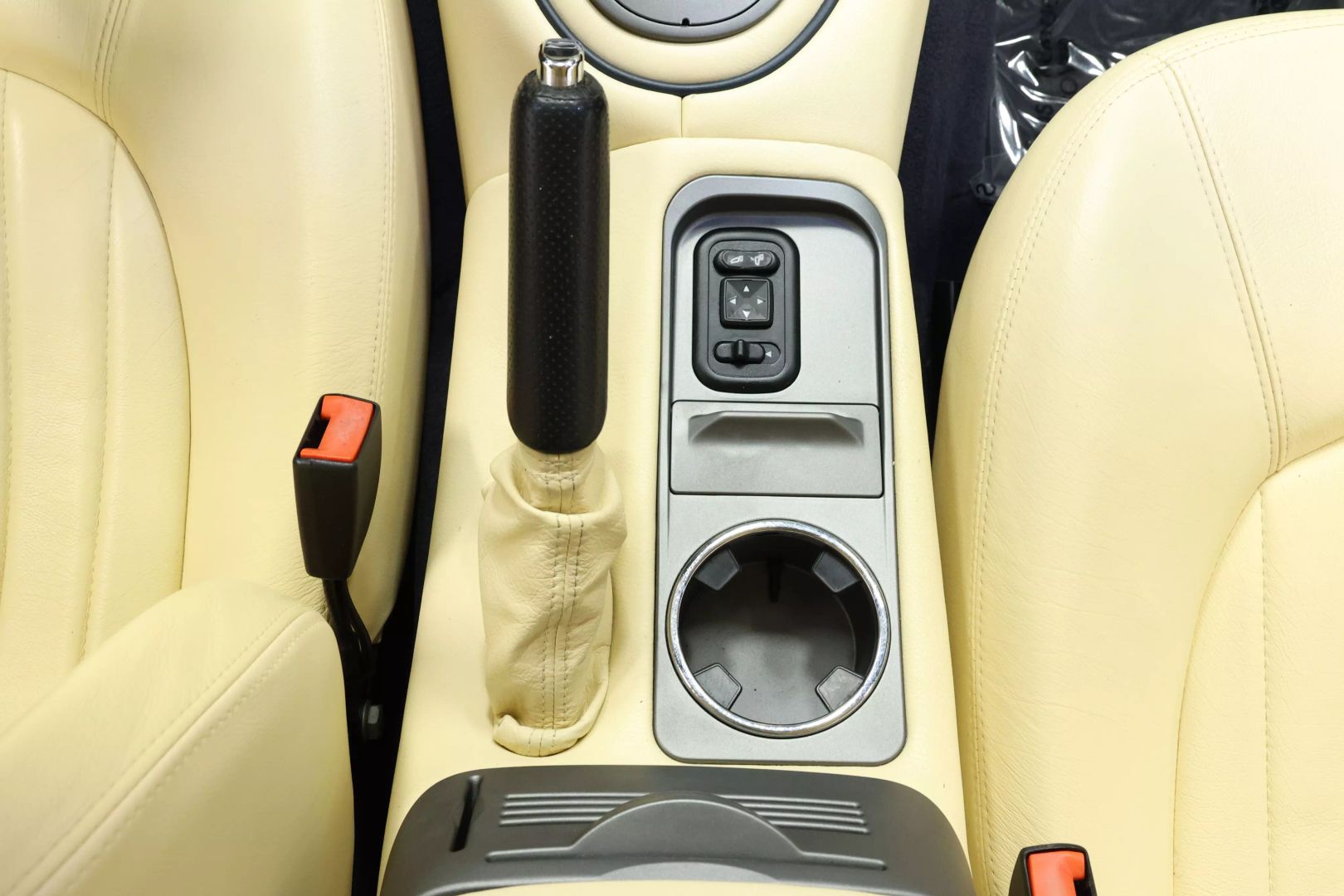 2004 Maserati Coupe - Image 39
