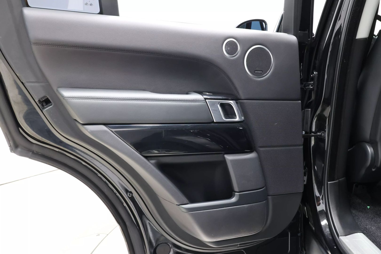 2016 Land Rover Range Rover - Image 53