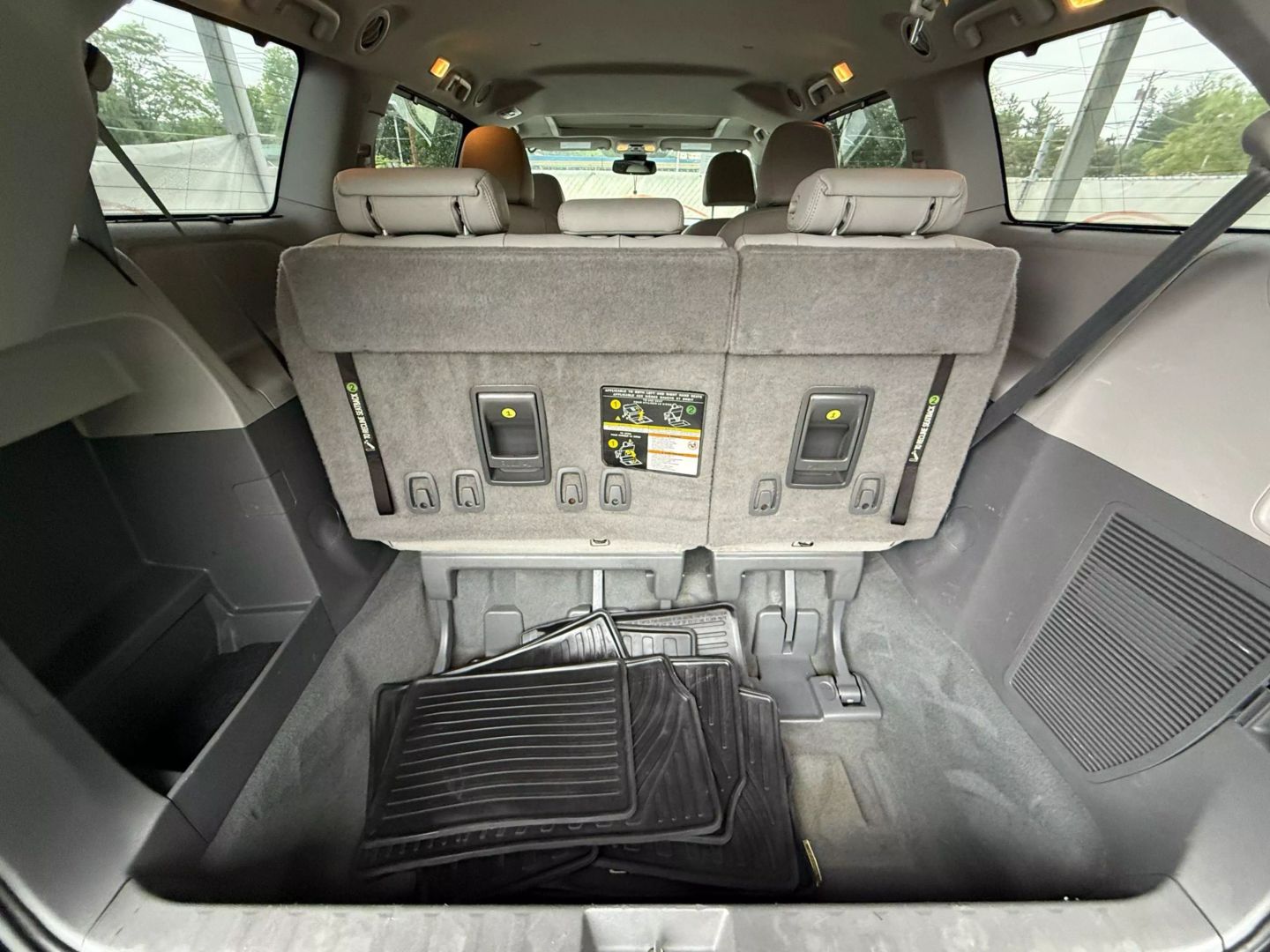 2020 Toyota Sienna - Image 20