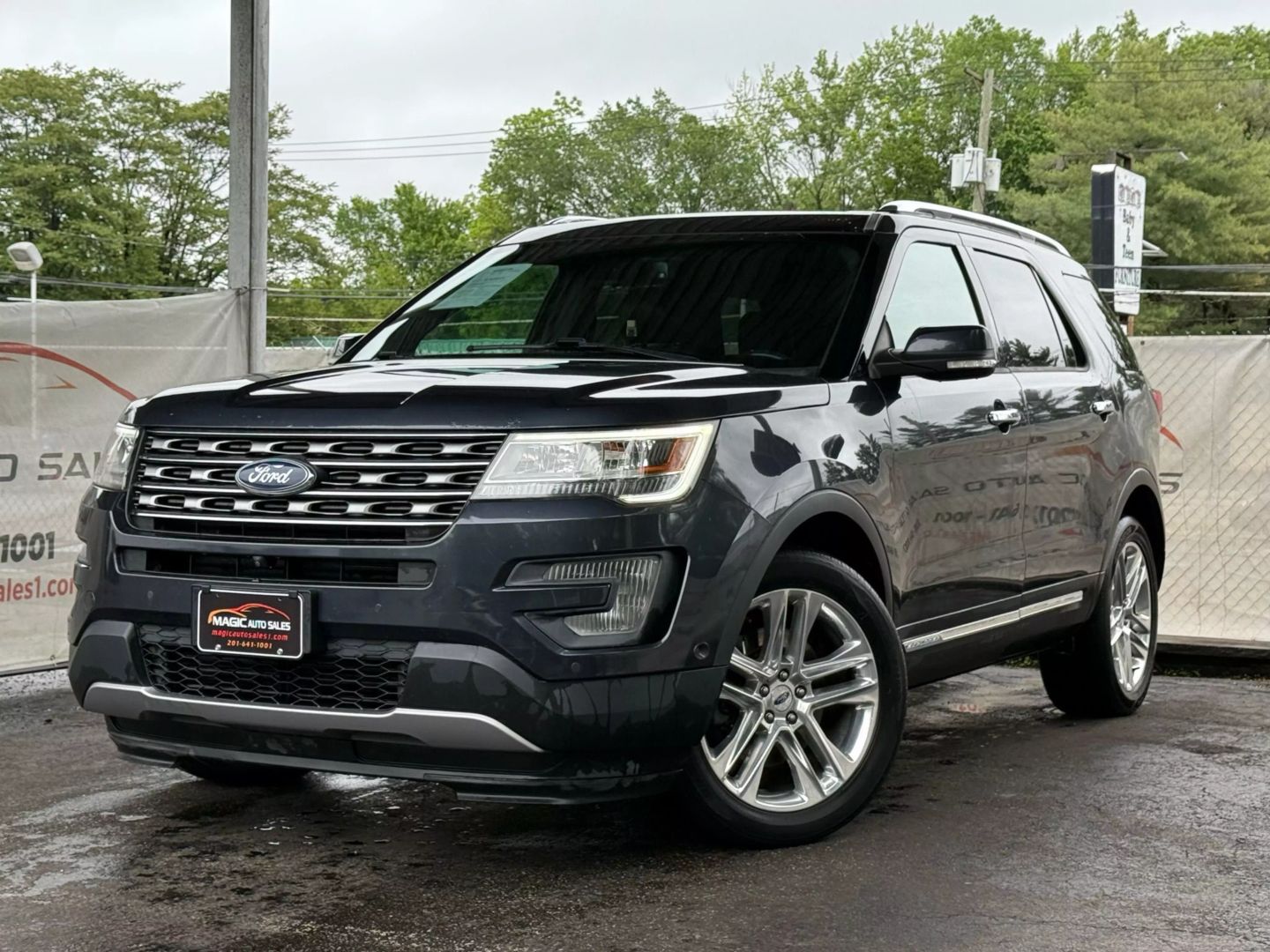 2017 Ford Explorer - Image 1