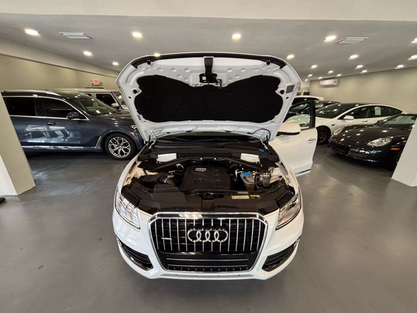 2016 Audi Q5 2.0t Premium Plus Sport Utility 4d - Image 35