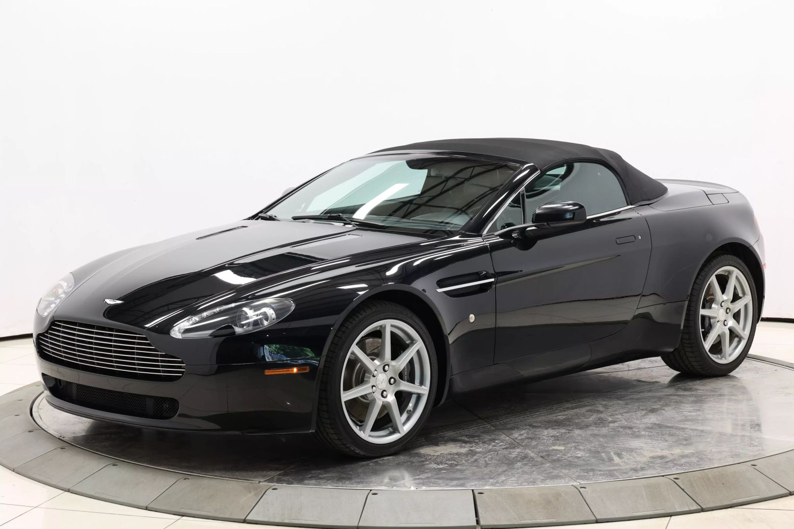 2008 Aston Martin Vantage - Image 90