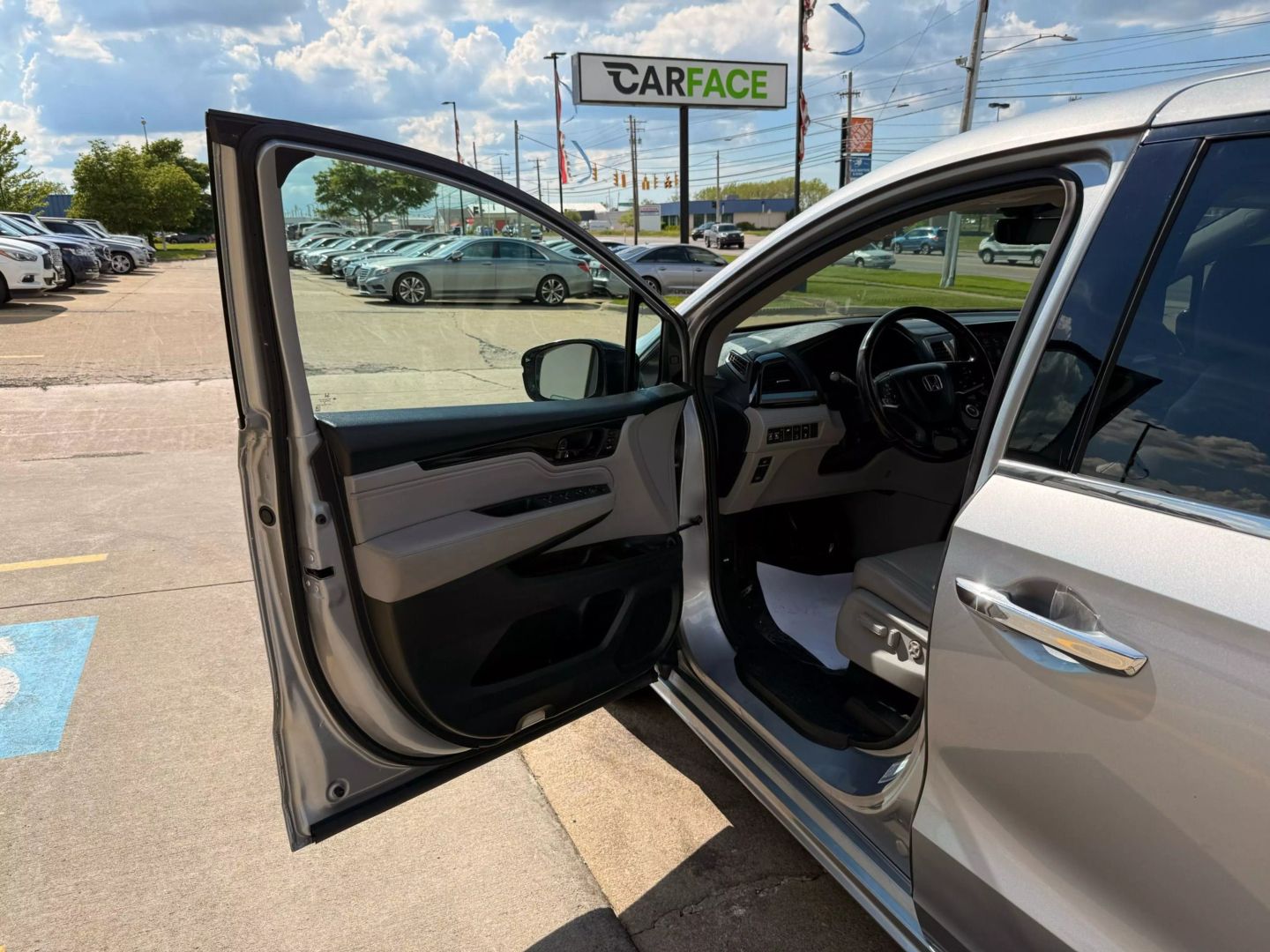 2018 Honda Odyssey - Image 18