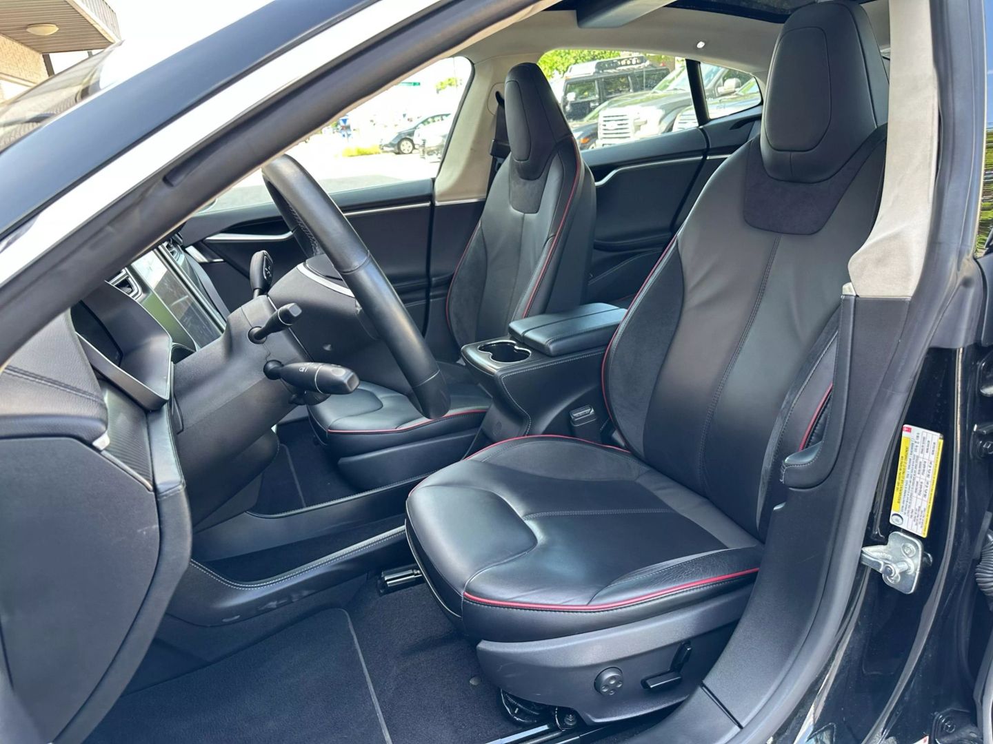 2014 Tesla Model S - Image 19
