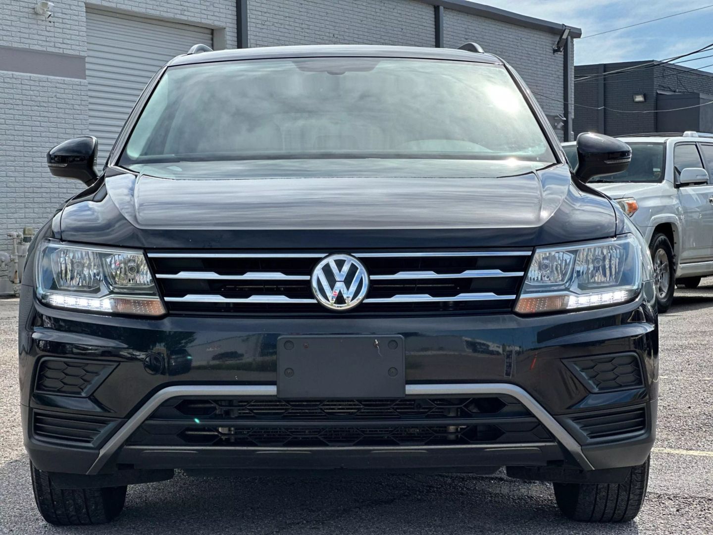 2020 Volkswagen Tiguan - Image 11