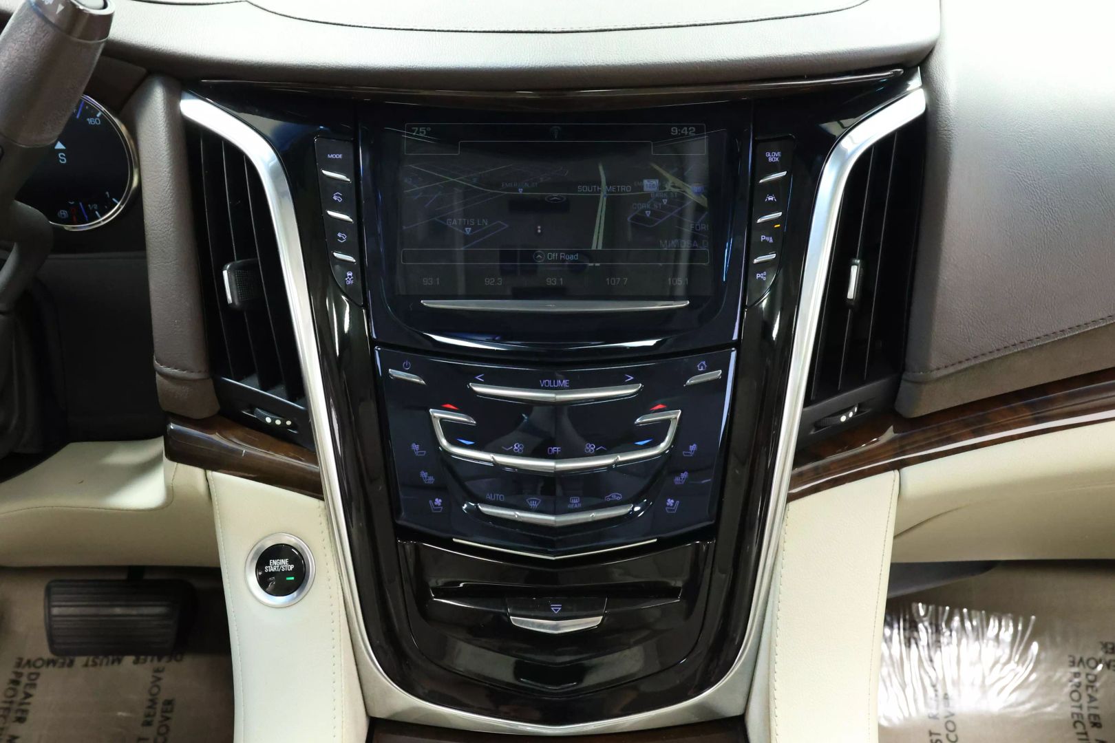 2017 Cadillac Escalade - Image 39