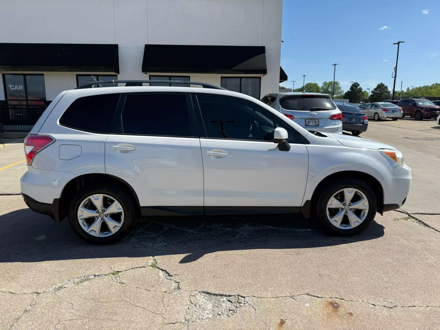 2015 Subaru Forester - Image 16