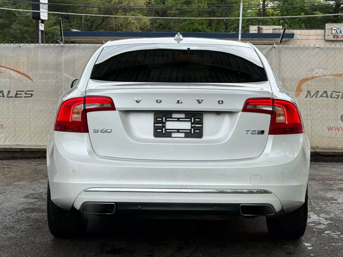 2017 Volvo S60 - Image 10