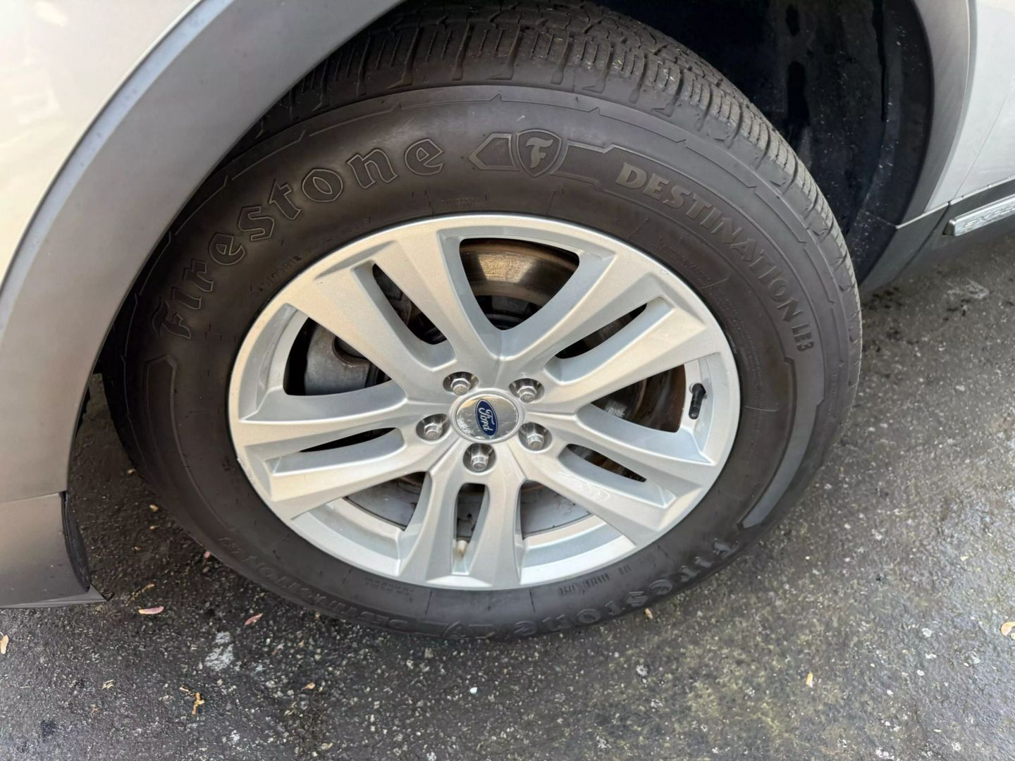 2019 Ford Explorer - Image 40
