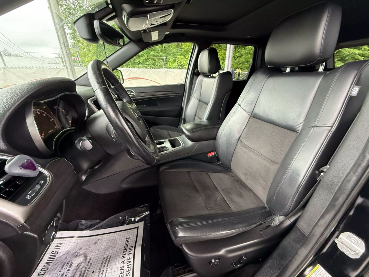 2018 Jeep Grand Cherokee - Image 16
