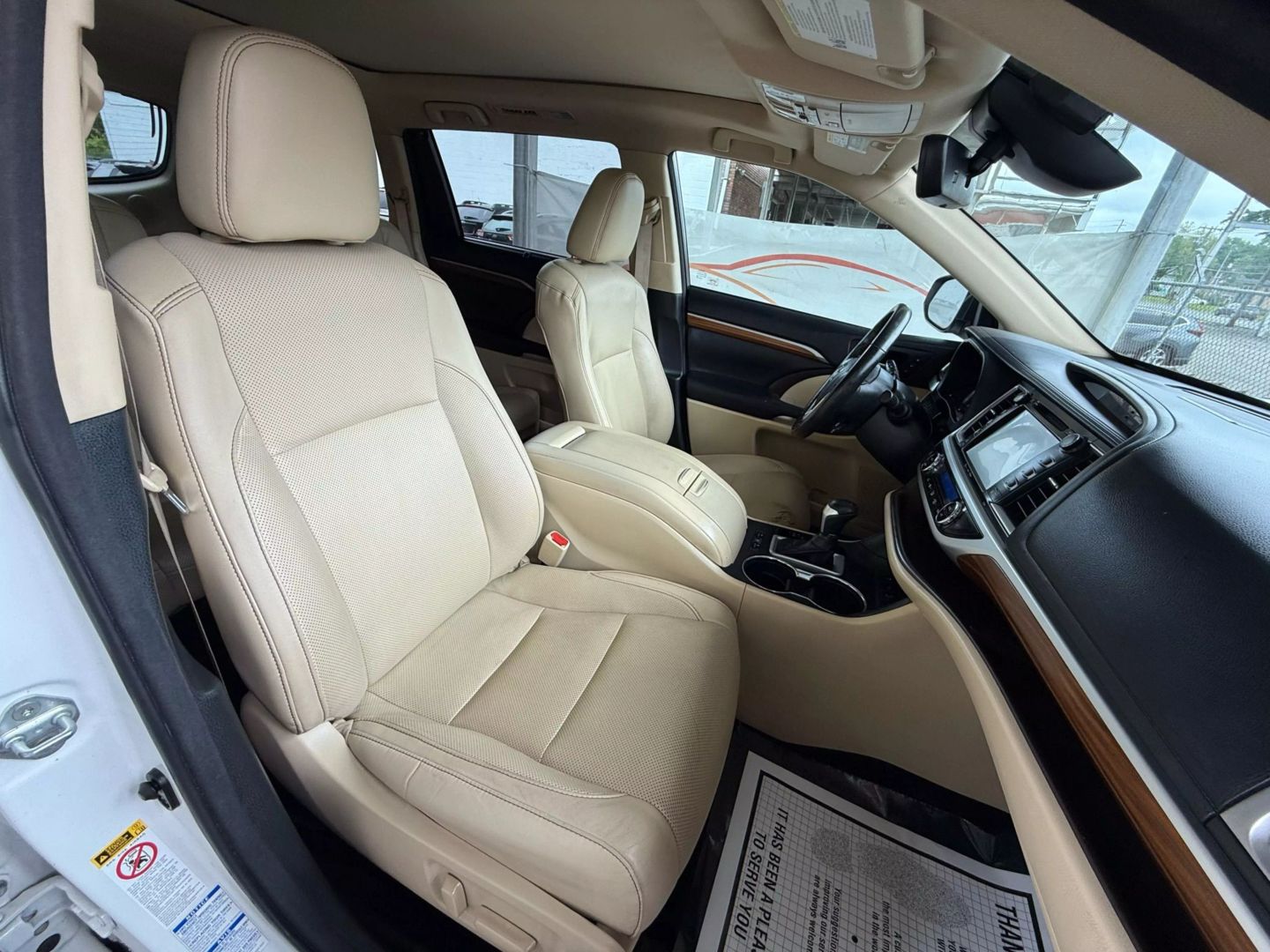 2018 Toyota Highlander - Image 28