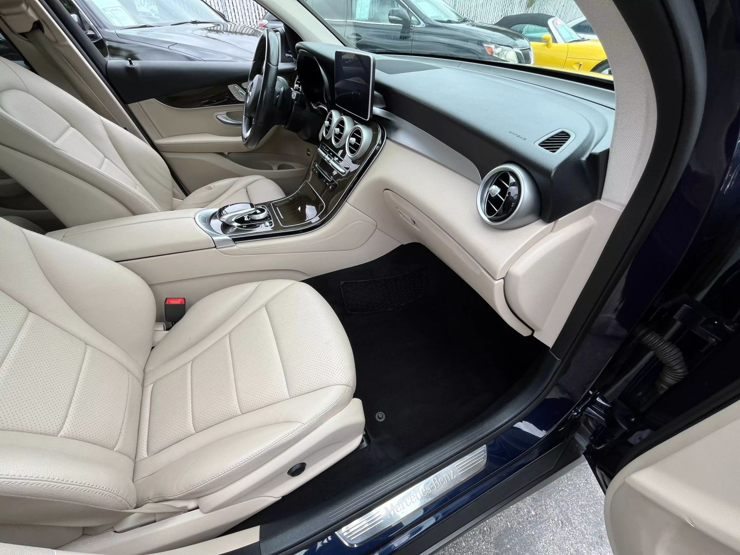 2016 Mercedes-benz Glc  Vin: Wdc0g4kb9gf017303 Stock Id: 017303 - Image 11