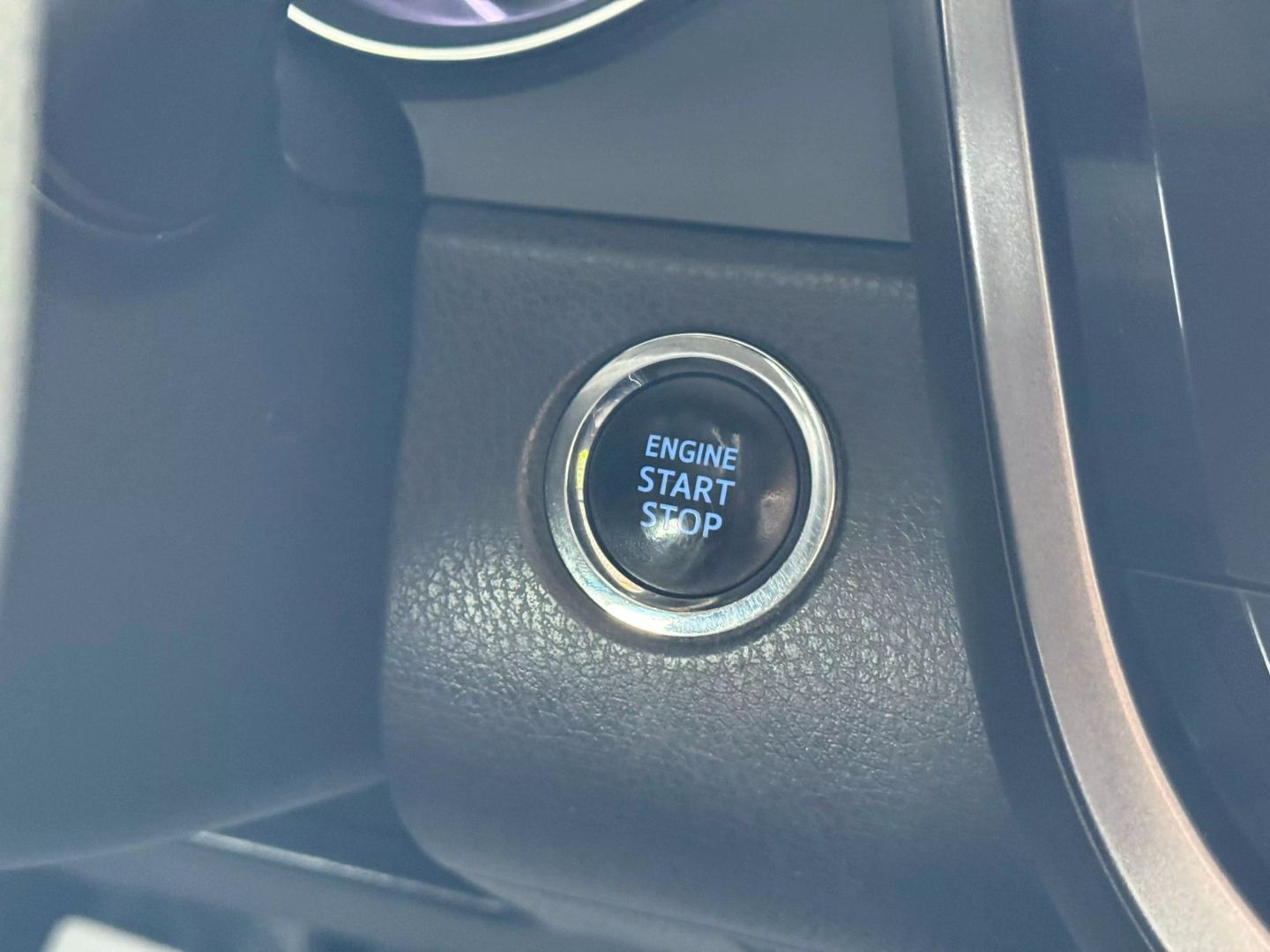2019 Toyota Camry - Image 29