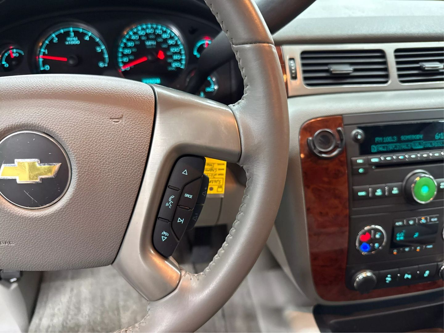 2014 Chevrolet Tahoe - Image 22