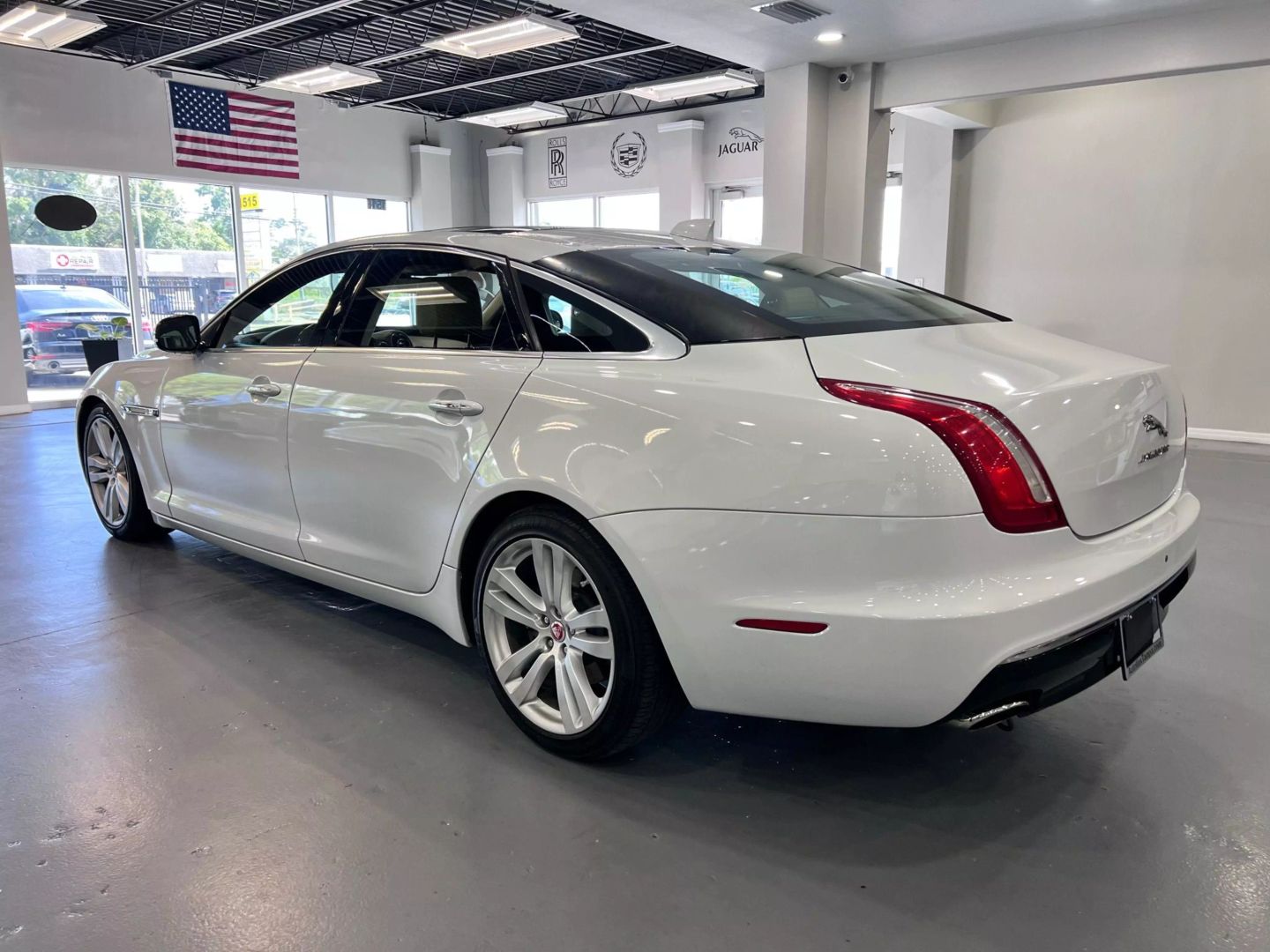 2016 Jaguar Xj Xjl Portfolio Sedan 4d - Image 5