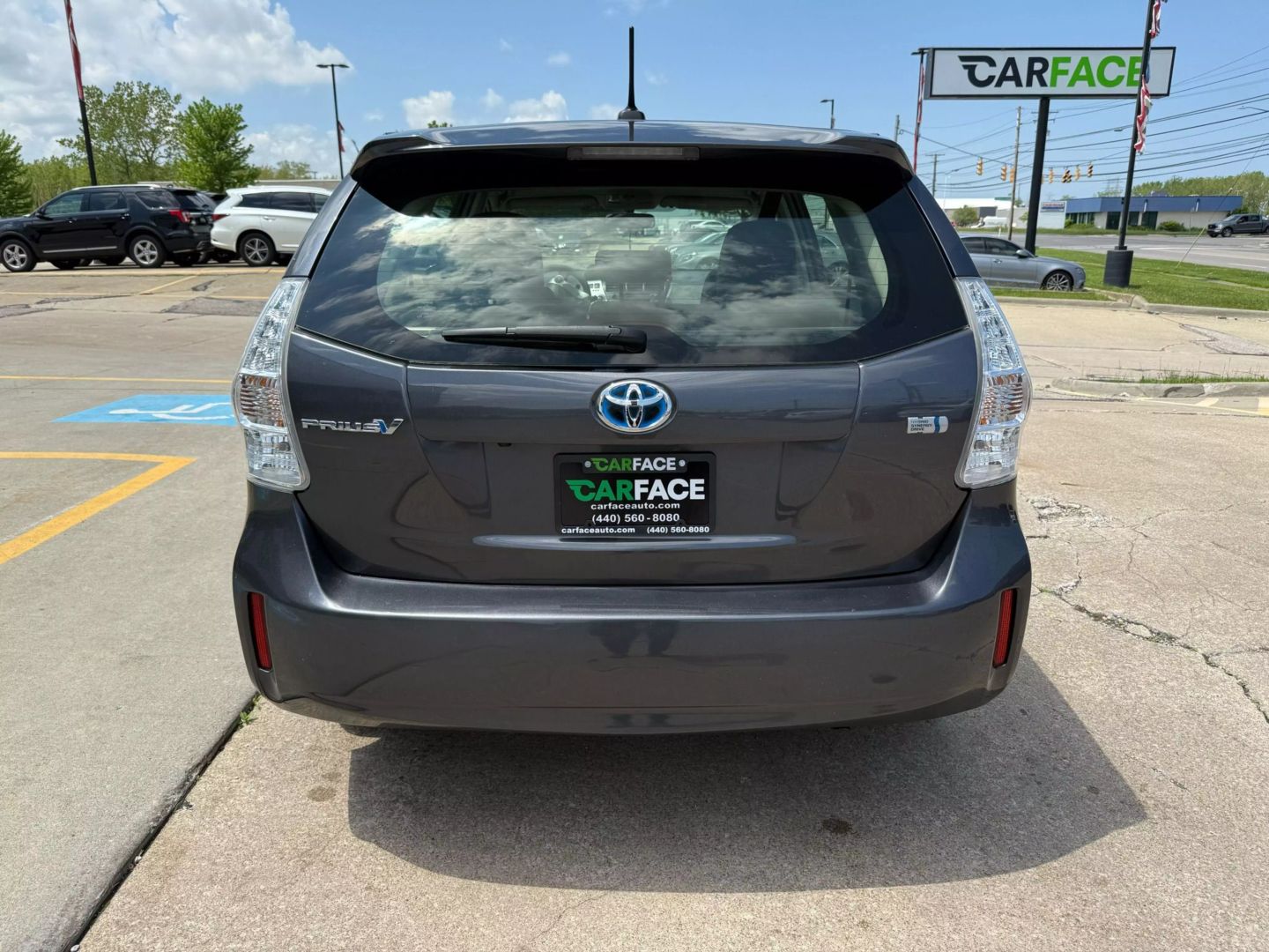 2014 Toyota Prius V - Image 10