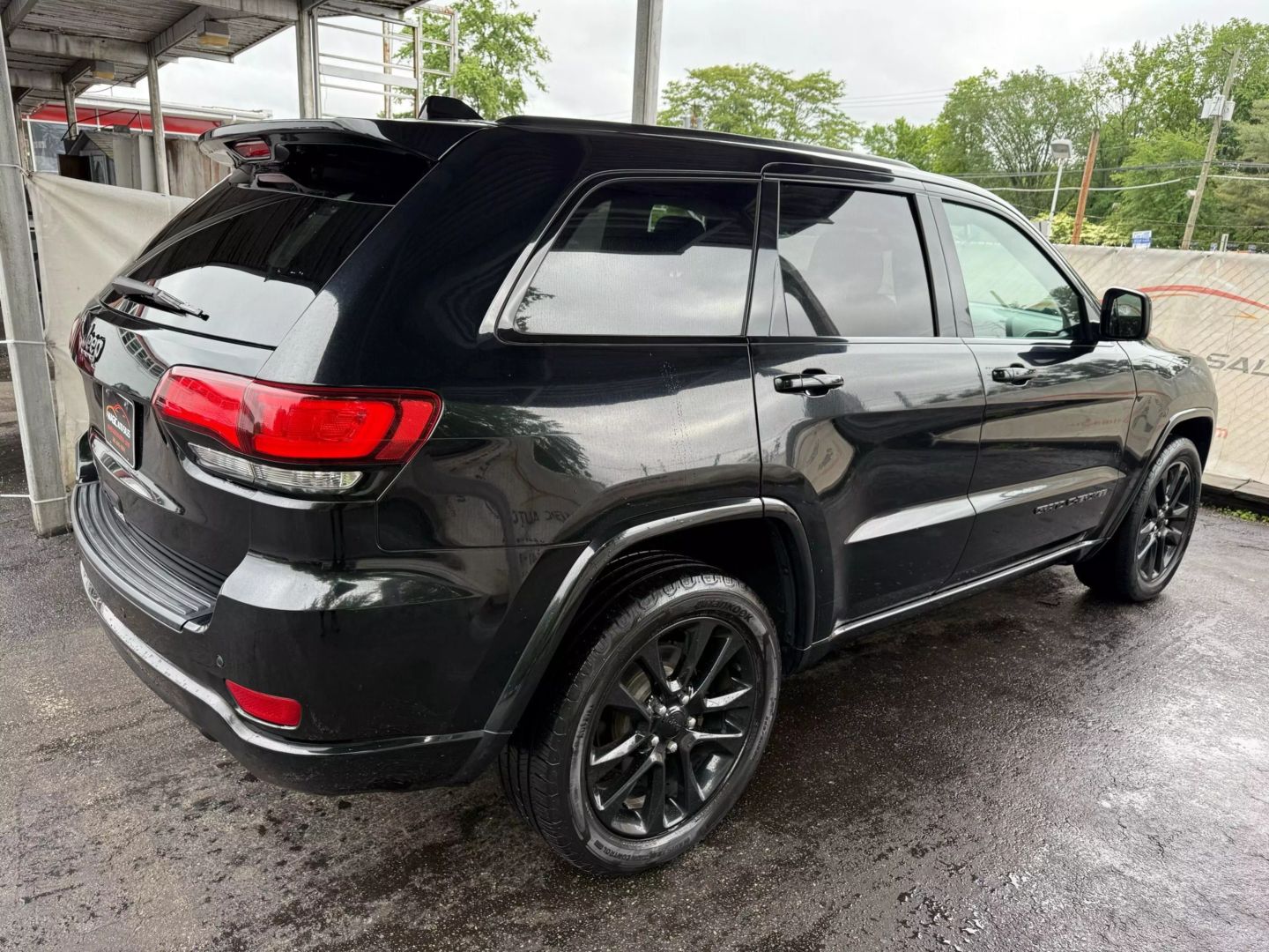 2018 Jeep Grand Cherokee - Image 13