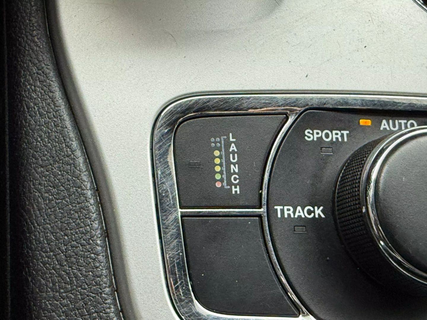 2014 Jeep Grand Cherokee - Image 37