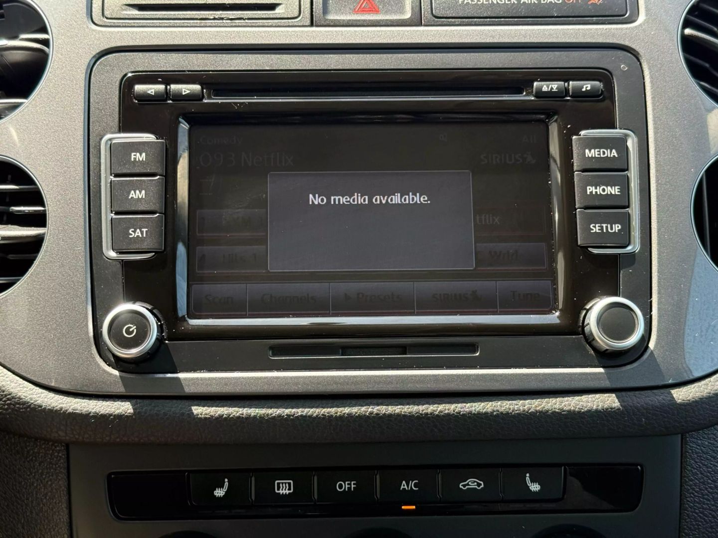 2013 Volkswagen Tiguan - Image 34