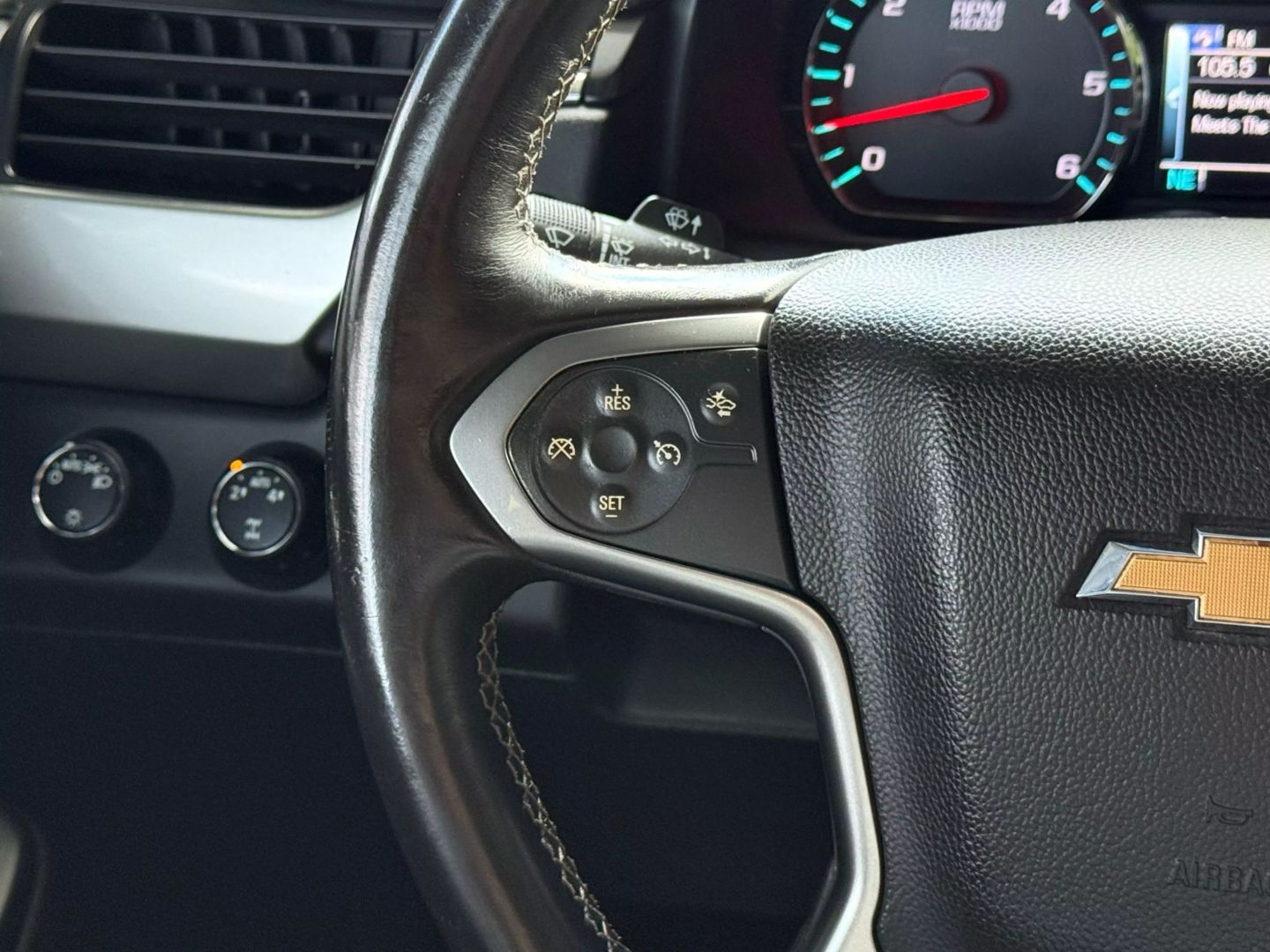 2015 Chevrolet Suburban - Image 34