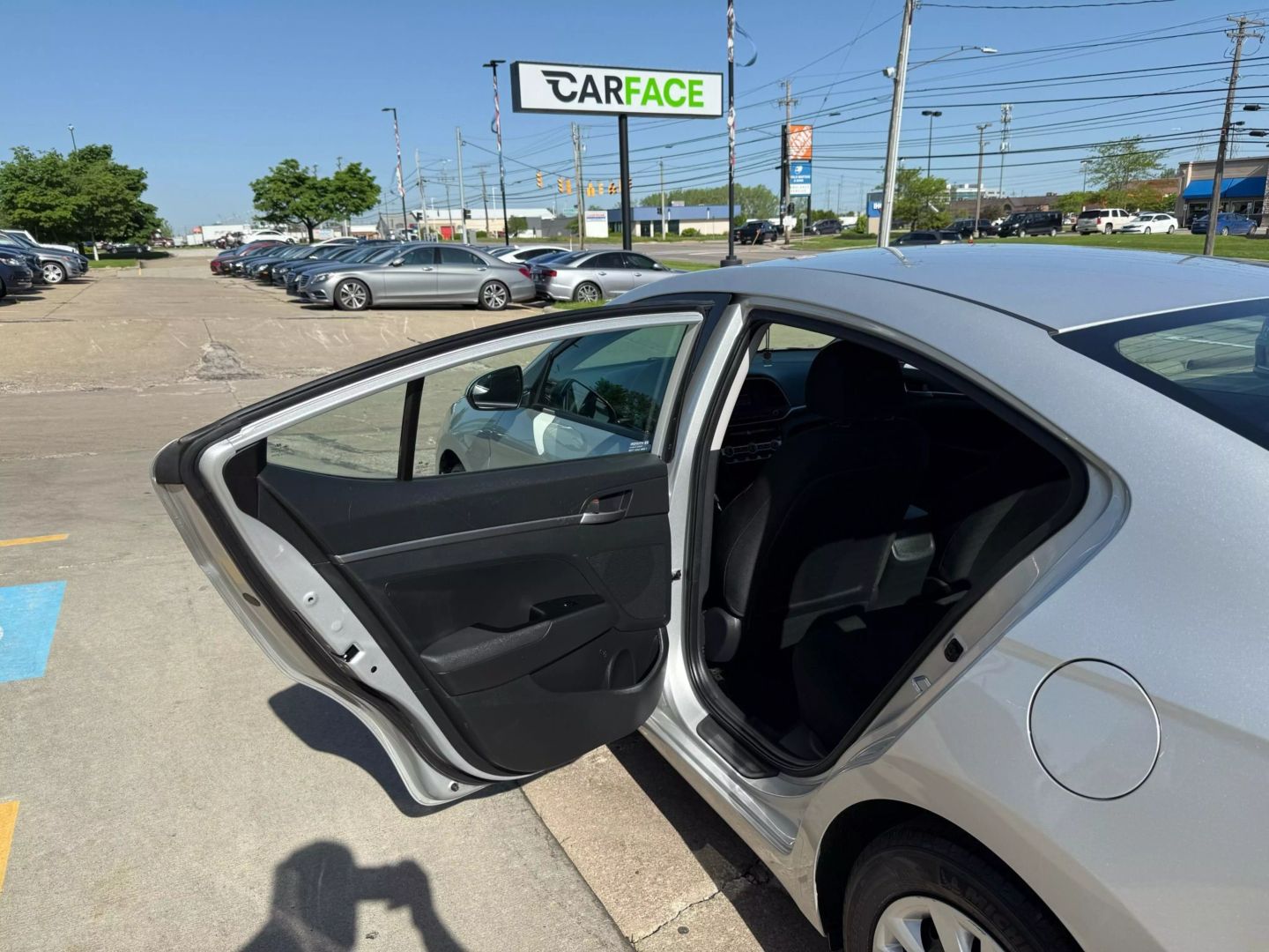 2020 Hyundai Elantra - Image 19