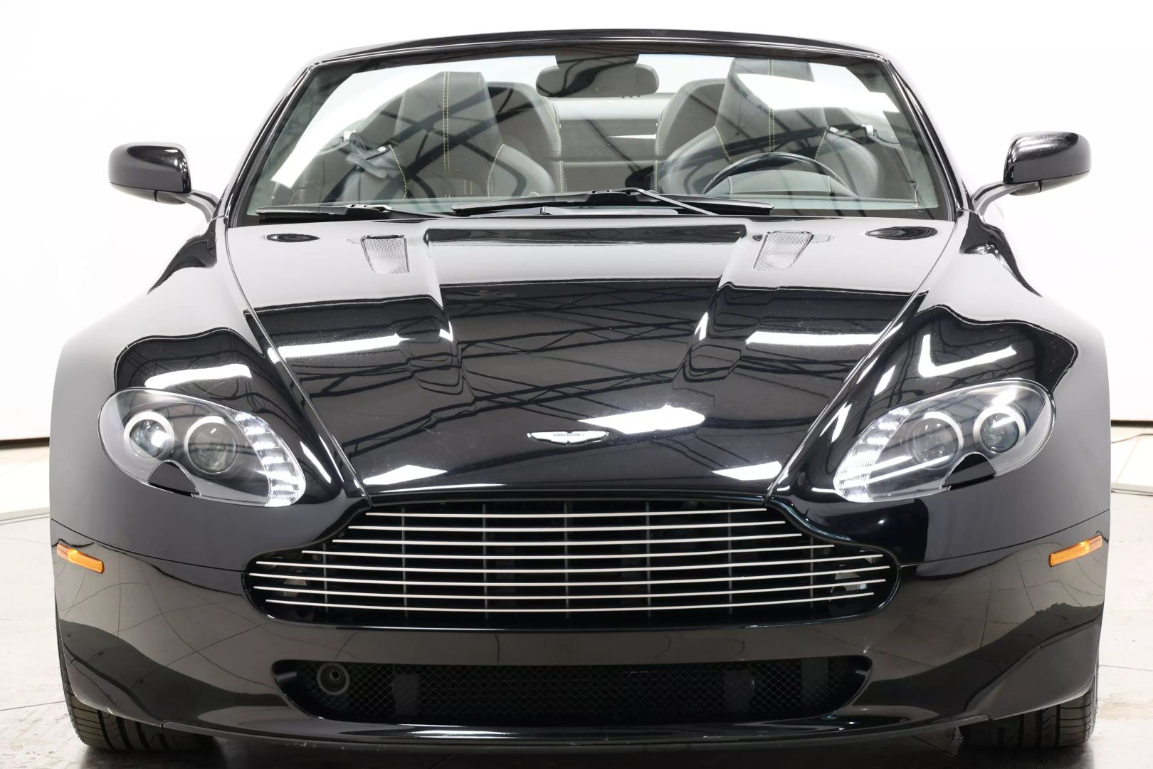 2008 Aston Martin Vantage - Image 82