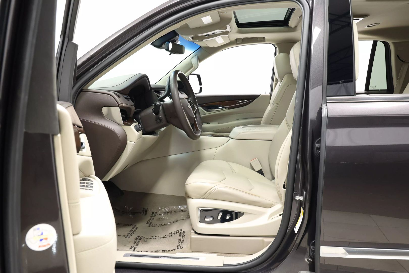 2017 Cadillac Escalade - Image 14