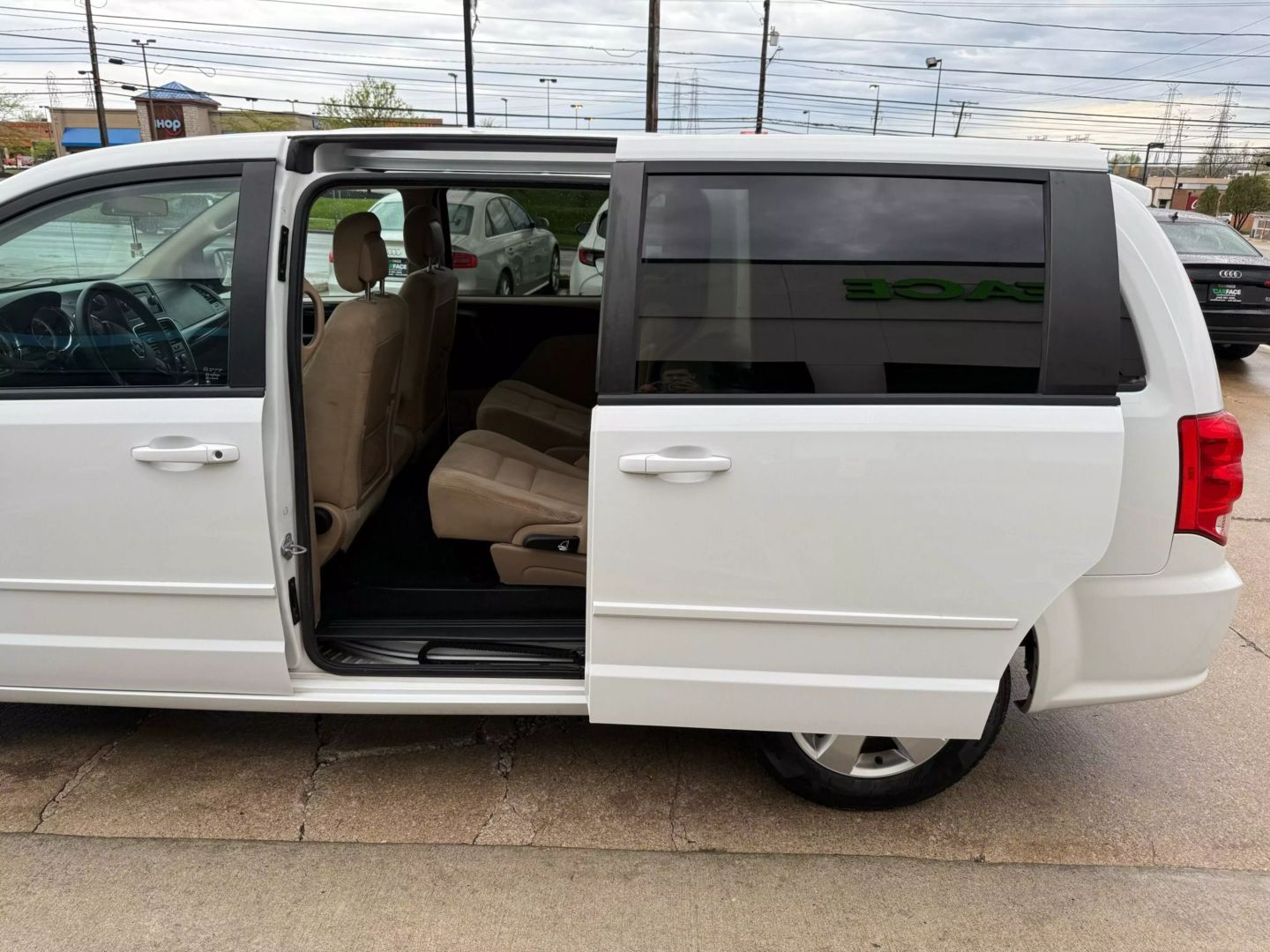 2016 Dodge Grand Caravan Passenger - Image 18