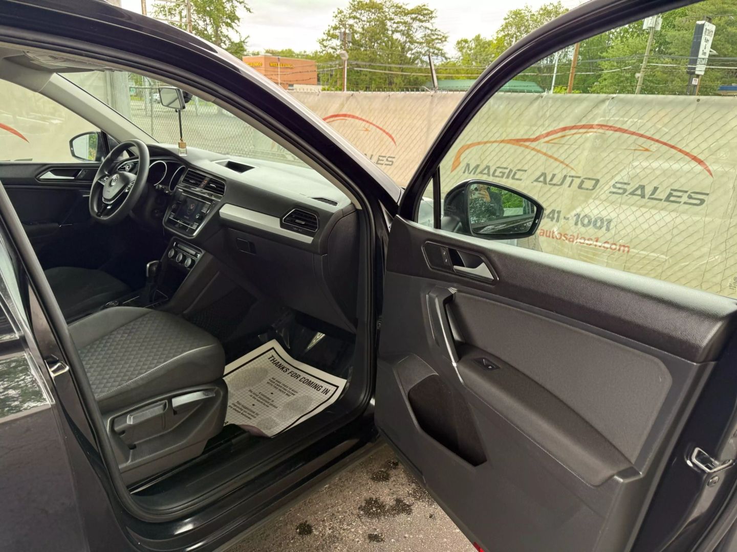 2018 Volkswagen Tiguan - Image 24