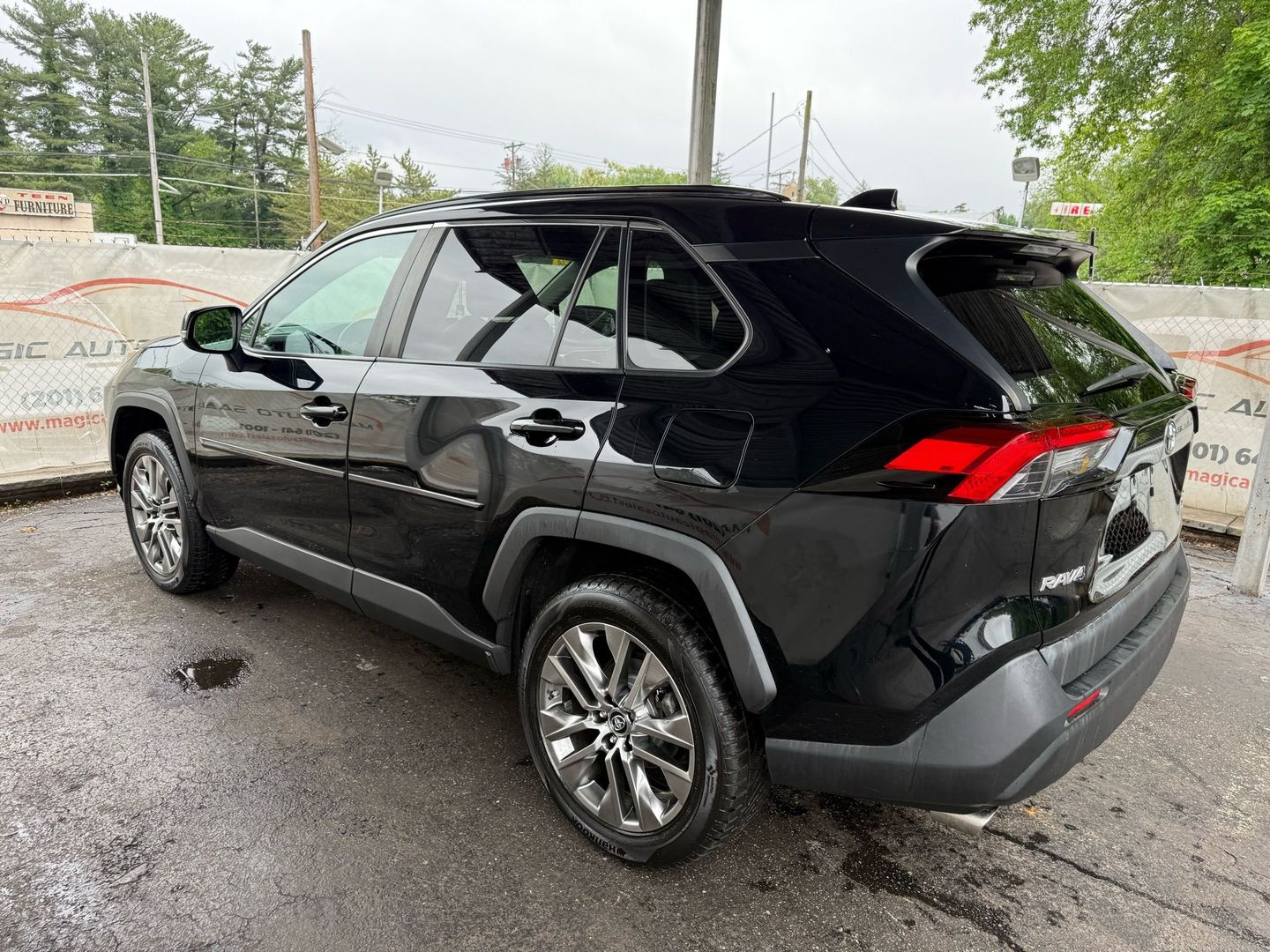 2019 Toyota Rav4 - Image 13