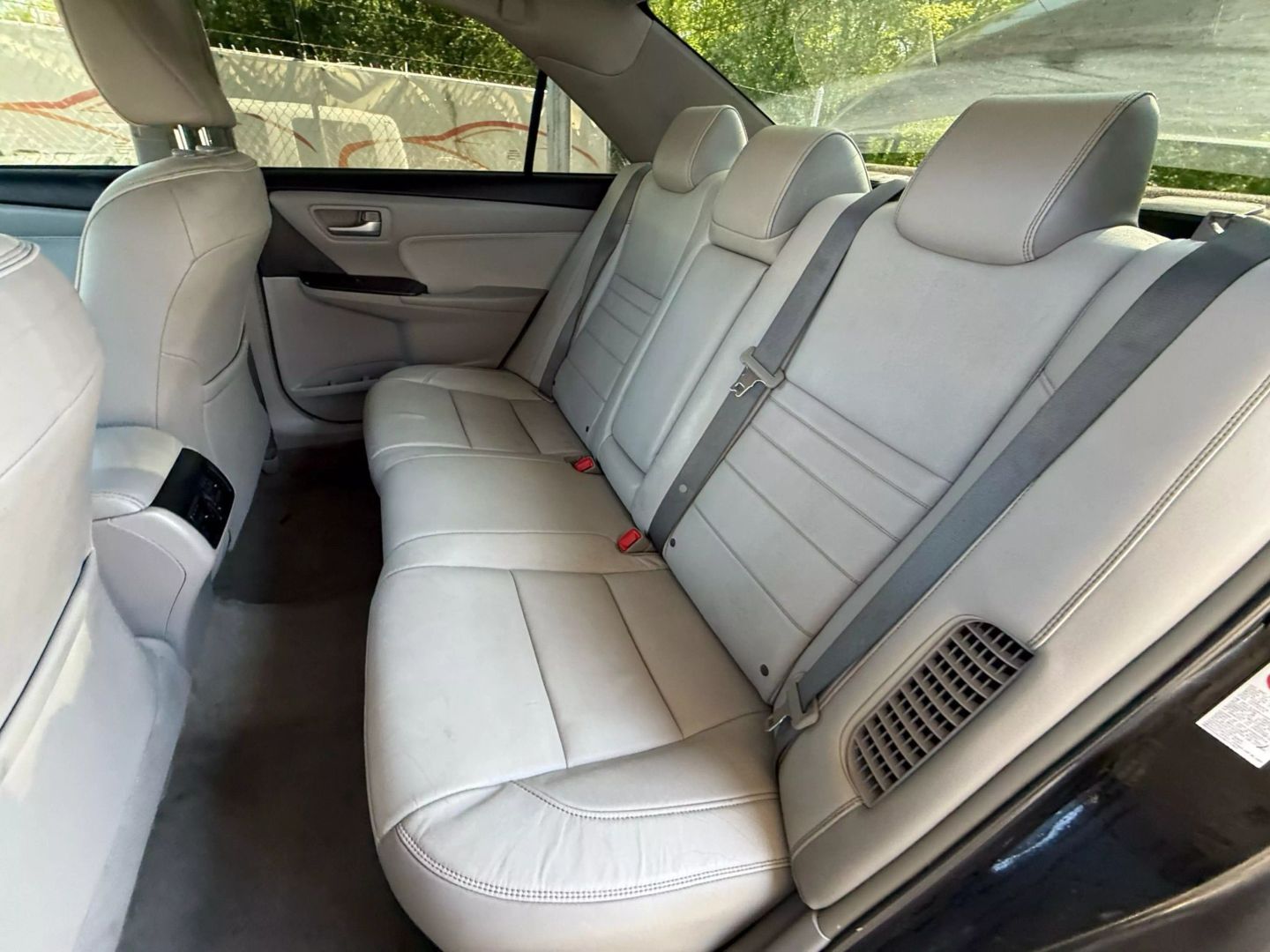 2015 Toyota Camry - Image 19