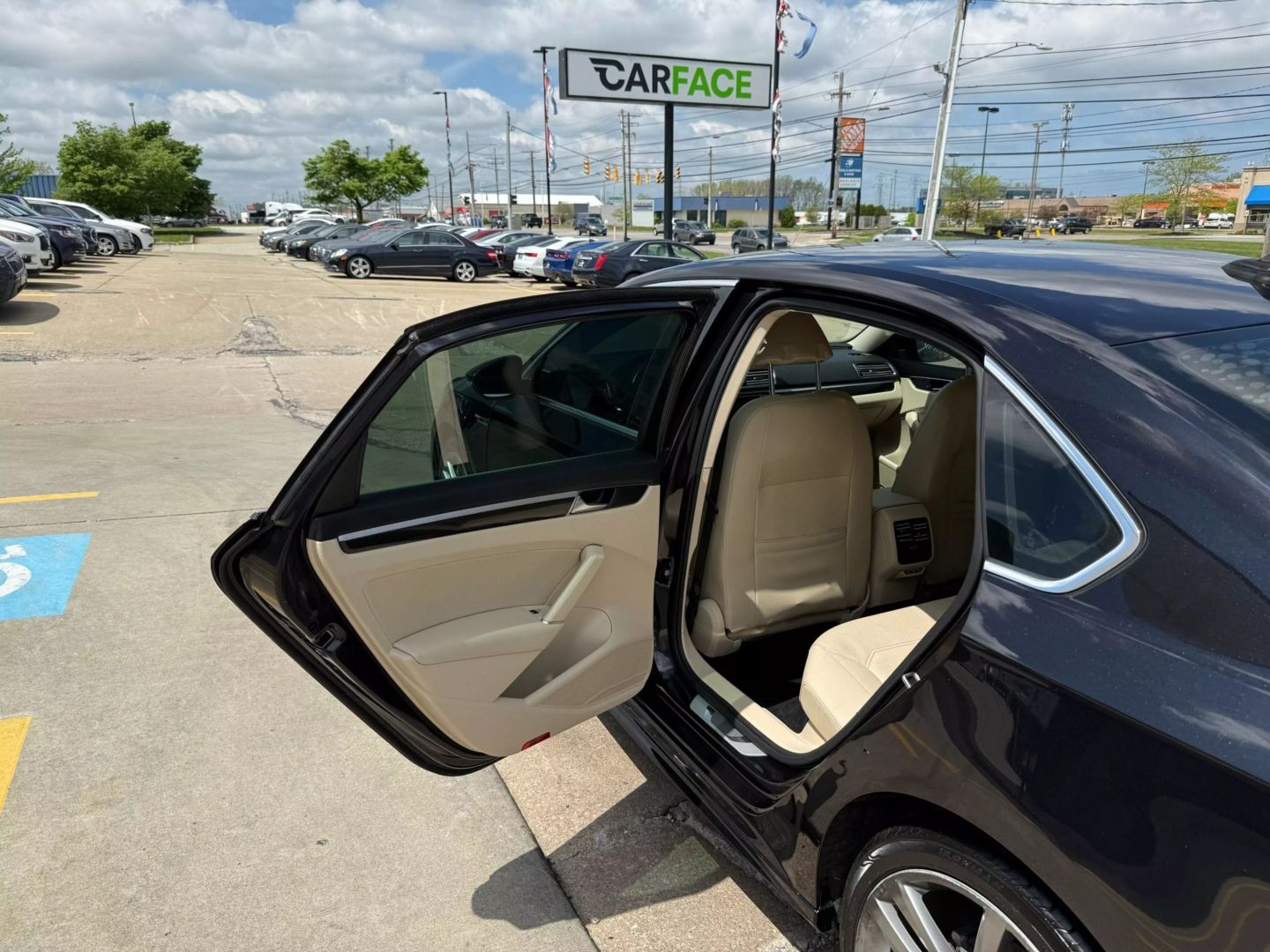 2019 Volkswagen Passat - Image 19