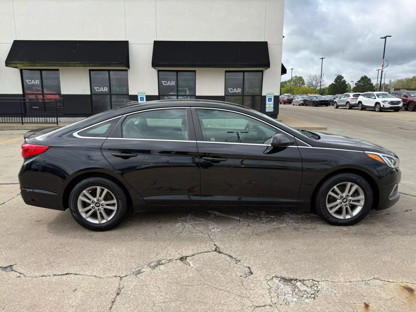 2016 Hyundai Sonata - Image 13