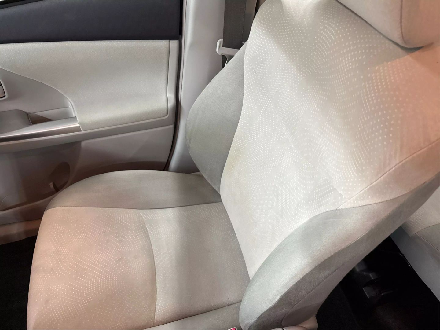 2012 Toyota Prius V - Image 26